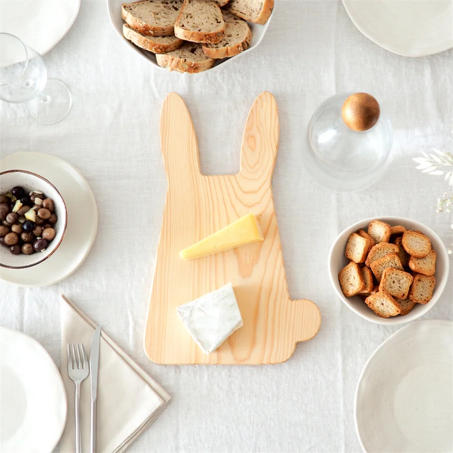 Factory Wholesale Personalised Charcuterie Table Decor Handmade Kitchen Gifts Cheese Board Bunny Rabbit Serving  Wooden Tray