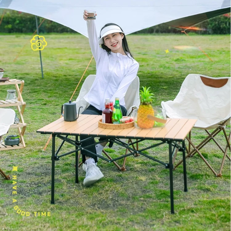 Factory 2023 New Outdoor Portable Aluminum Alloy Wooden Camping Roll Table Bamboo Picnic Tablees Easy Folding Egg Roll Table