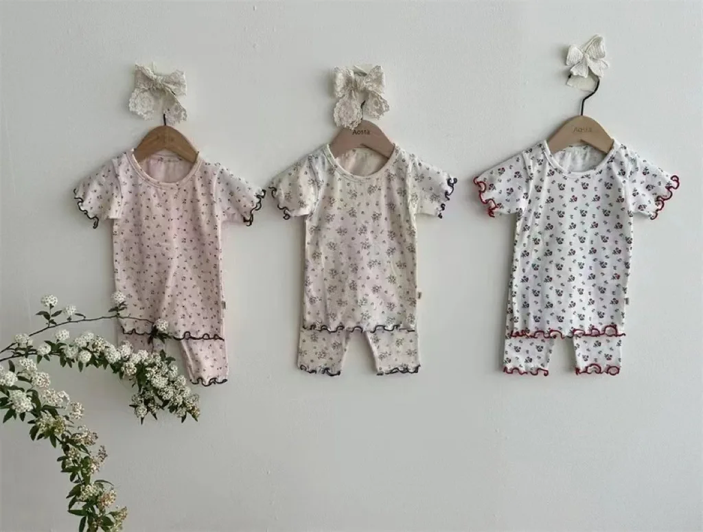 2023 Baby Girl Cute Fragmented Flower Ear Edge Short Sleeve Top Shorts Home Suit Set