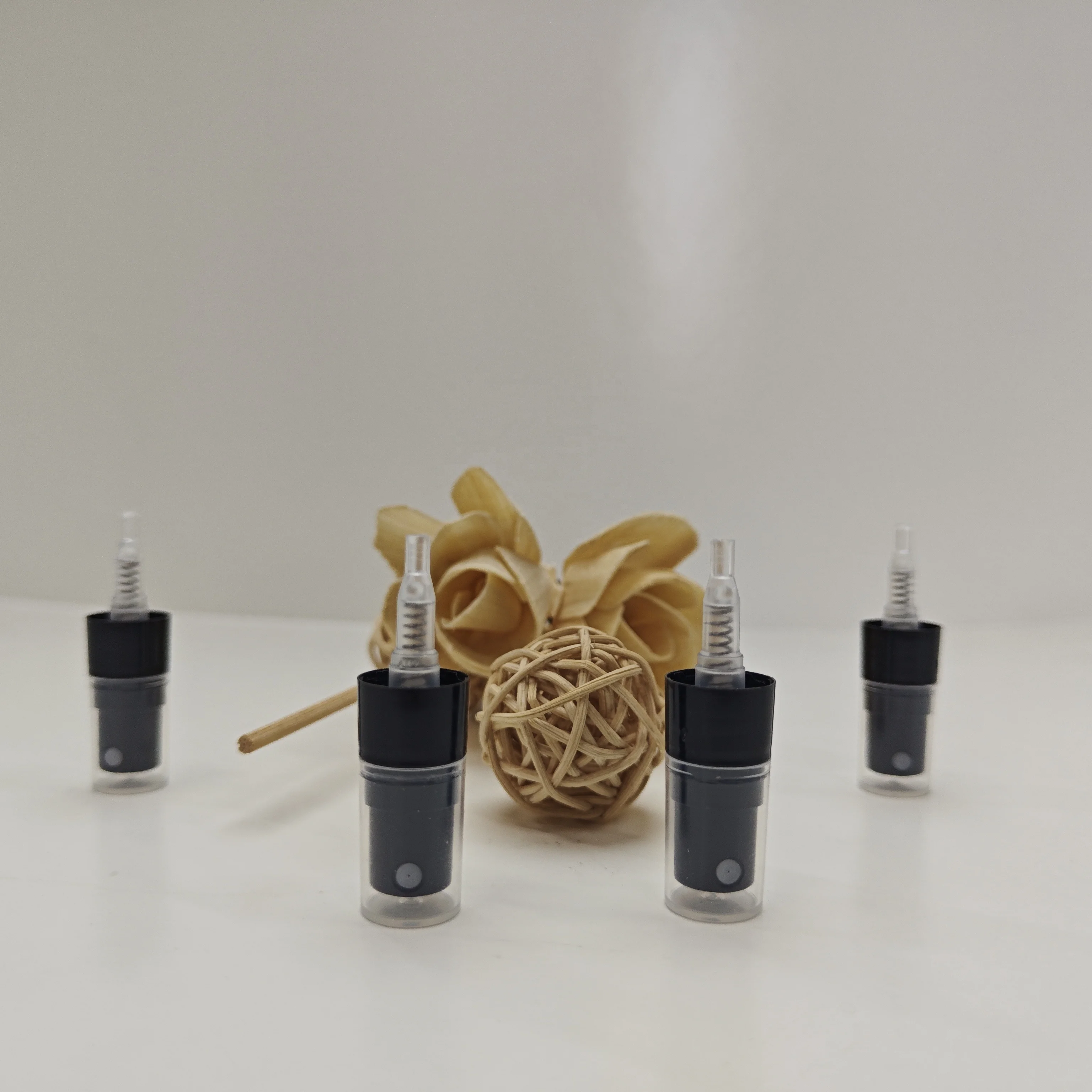 factory direct sale fine mist sprayer 12mm 12/410 PP black plastic 0.06ml mini water cosmetic mist spray pump for bottle