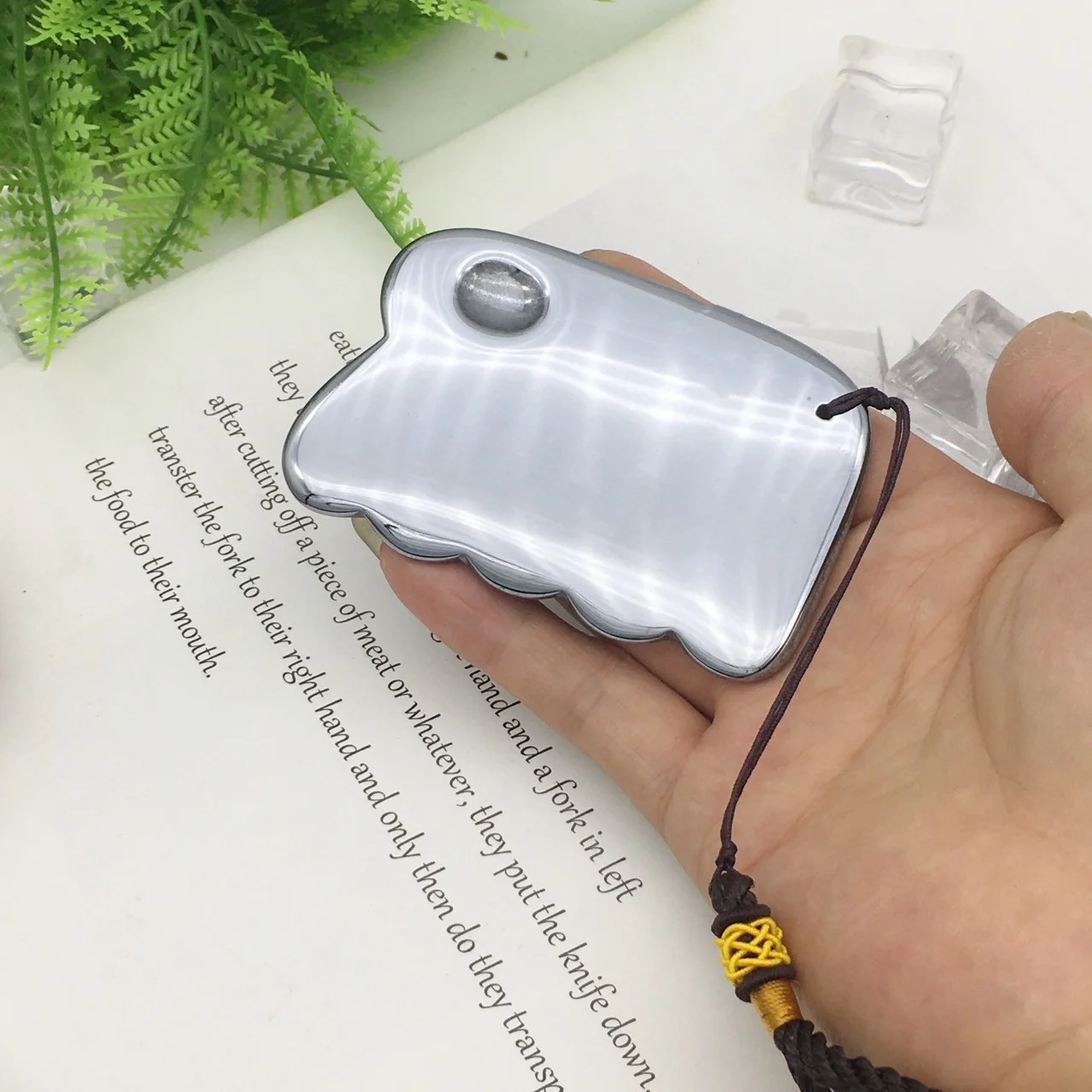 Best Selling Terahertz Gua Sha Massage Scraping Tool Skin Spa Facial Beauty Mini Massager Health Care Product