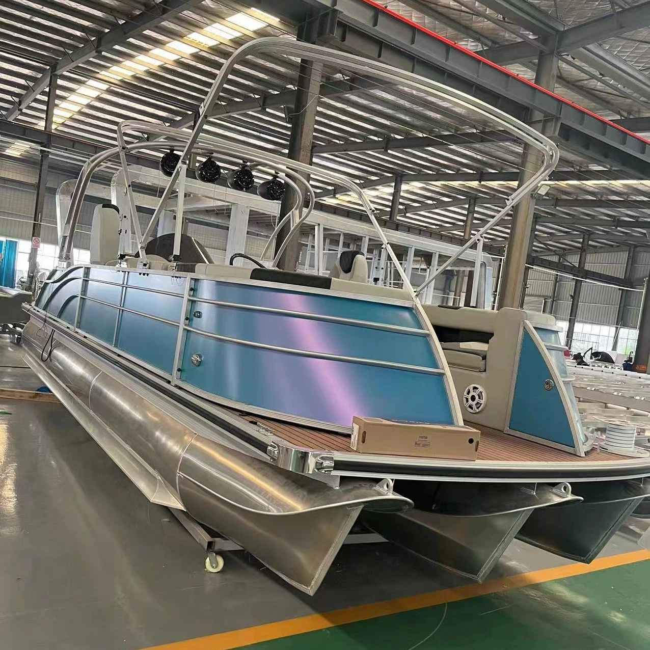 Hottest 22ft-30ft Luxury Sport Racing Pontoon Boat Cruising Aluminum Tritoon Boat for Sale