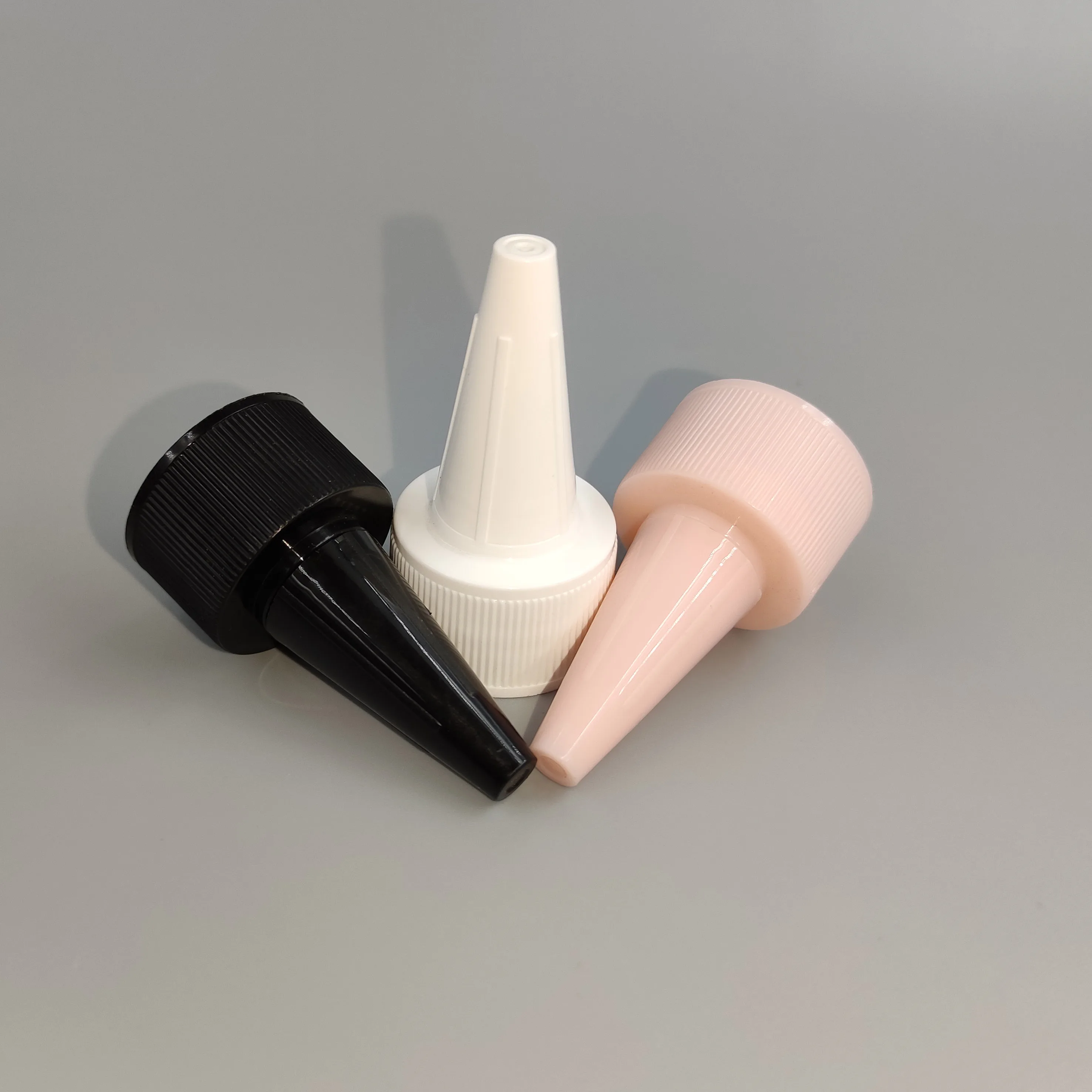 Customized color plastic nozzle 18/410 20/410 24/410 28/410 twist top cap plastic screw sauce bottle cap