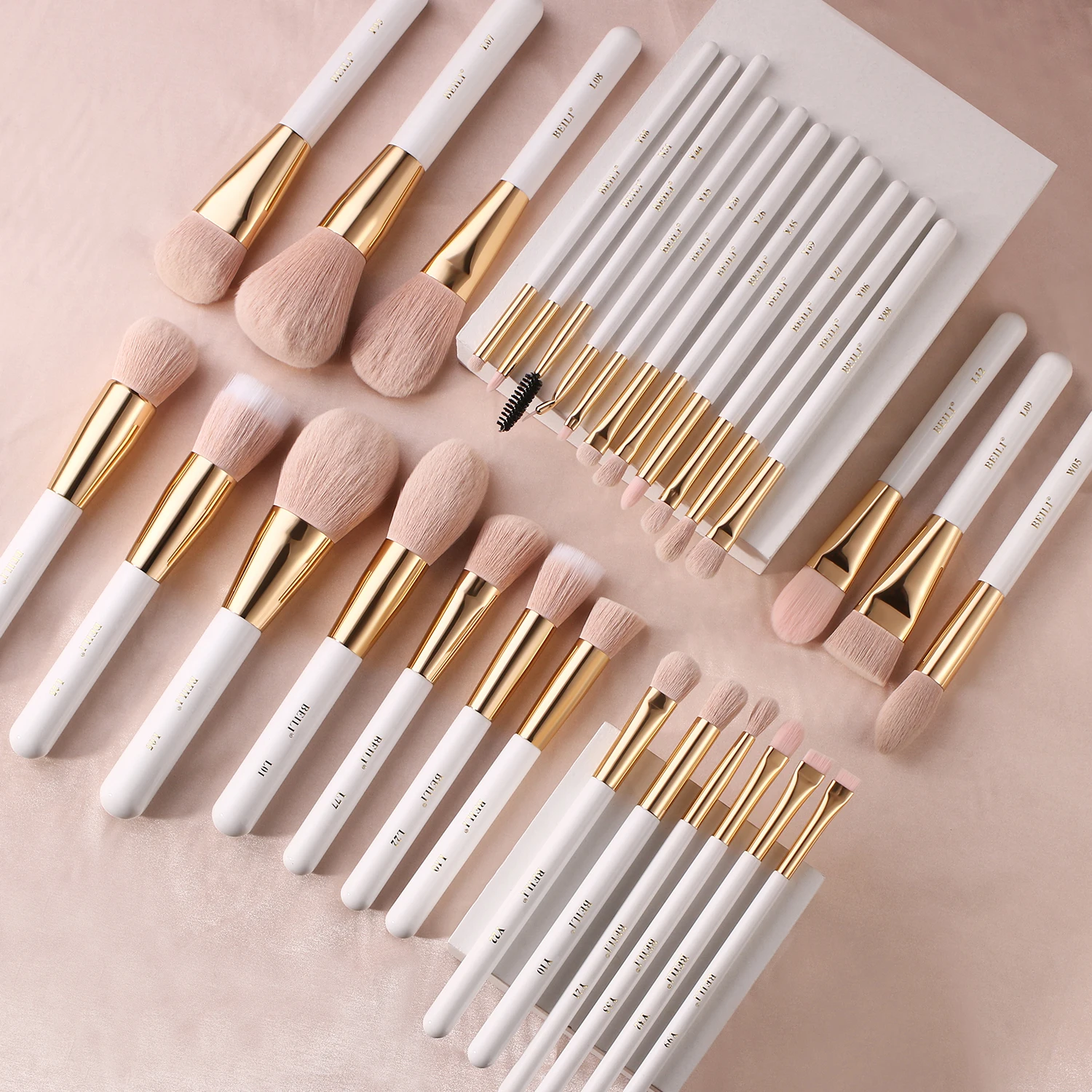 BEILI High Quality Wholesale custom professional white makeup brushes foundation concealer blending brush set makeup with logo