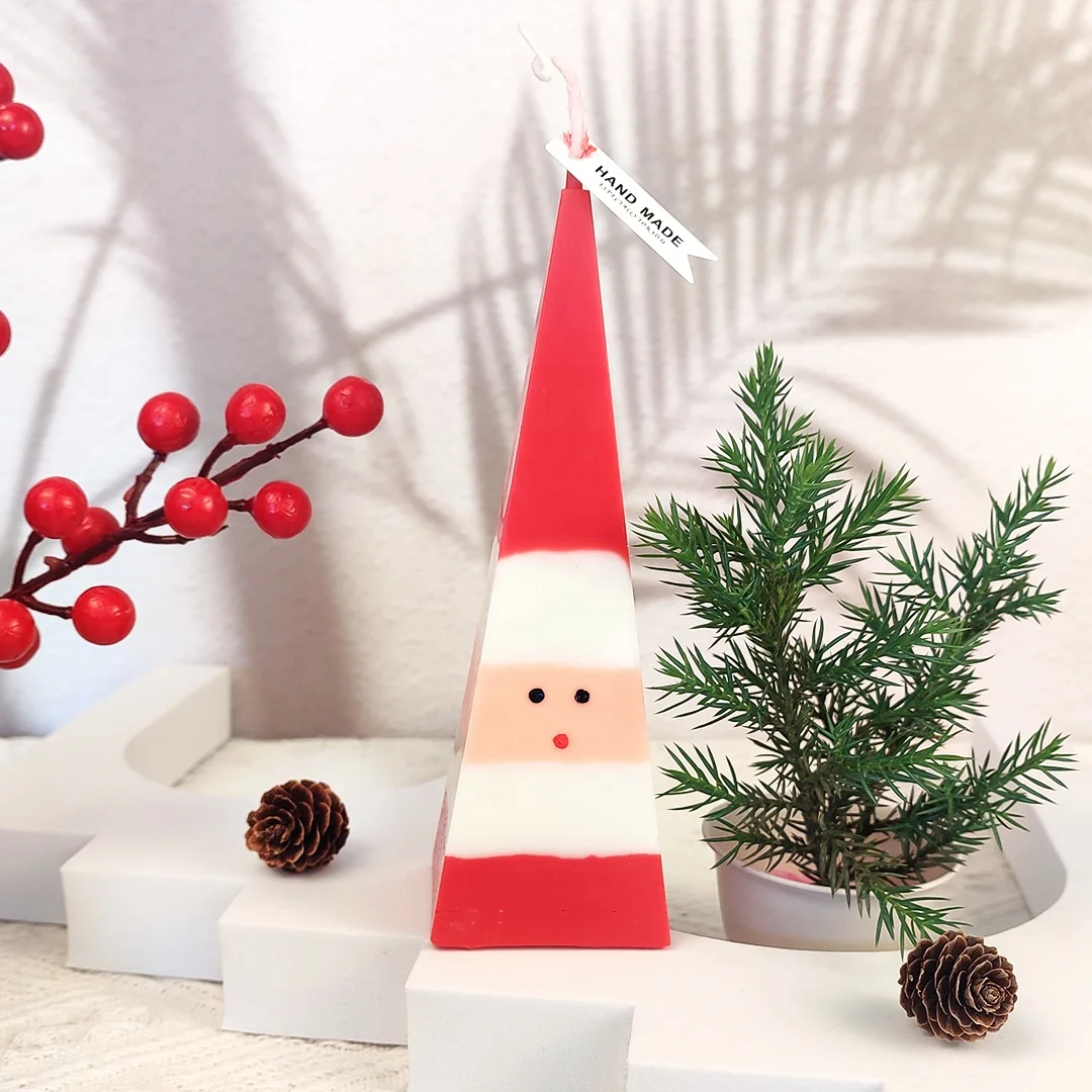 Christmas Style Santa Claus Candle Pyramid Christmas Scented Candle with Soy Wax for New Year Home Decoration Gift