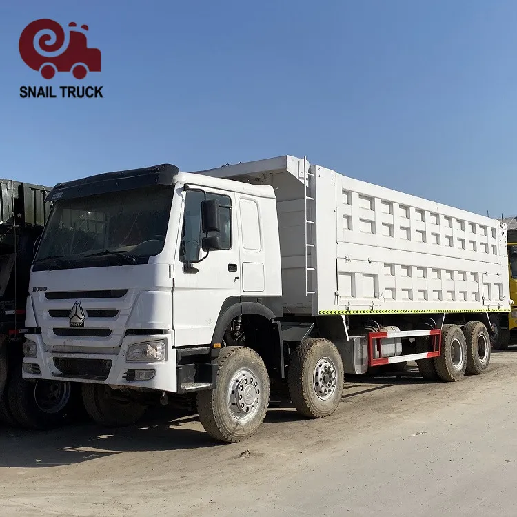 Второй ручной самосвал 8x4 б/у Howo 12 колесный для продажи