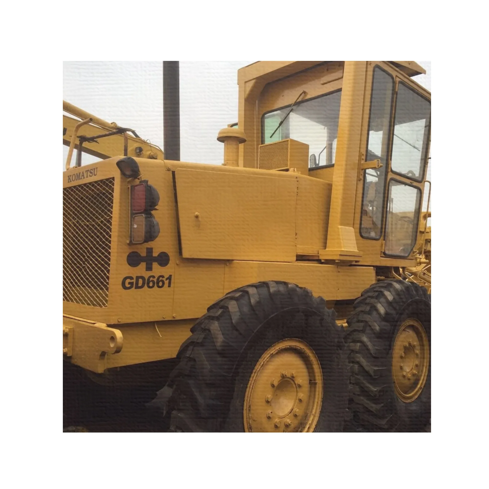 Excellent cost performance Used Komatsu GD661 graders, GD511 motor grader Komatsu GD611 GD305