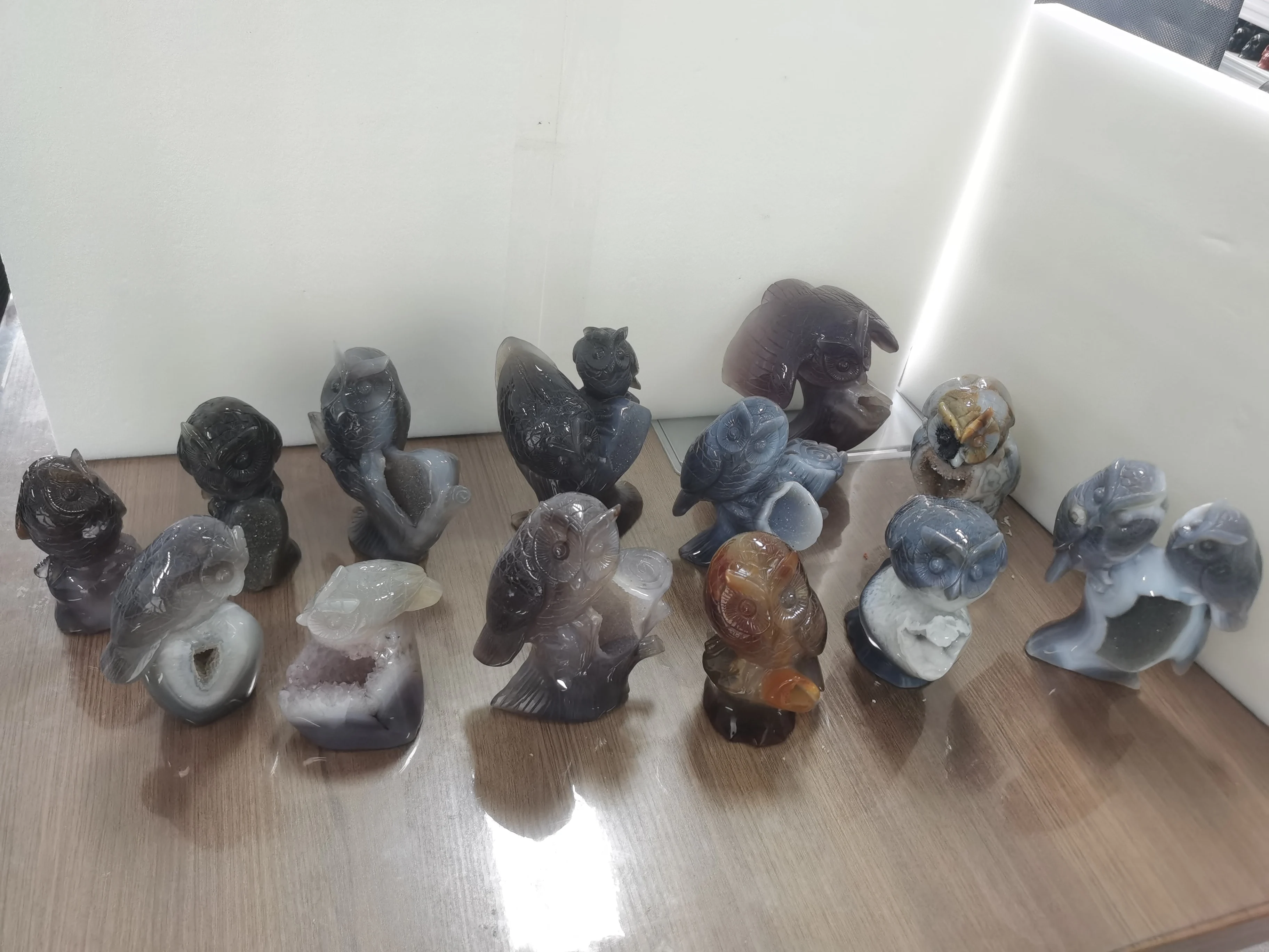 Wholesale Natural Gemstone  Engraved Bird Animal Statue Crystal carving agate geode owl