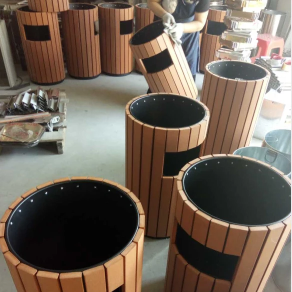 MAX Round Outdoor Garbage Can and Eco Friendly Trash Can Wood & Iron 30L Storage Bucket Recycling without Lid Standing Stocked