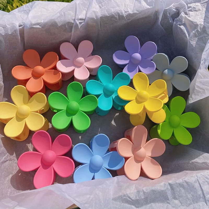 New Hair Claw Colorful Accessories Plain Color Hair Clip Plastic Big Size daisy Flower Hair Claw For Women
