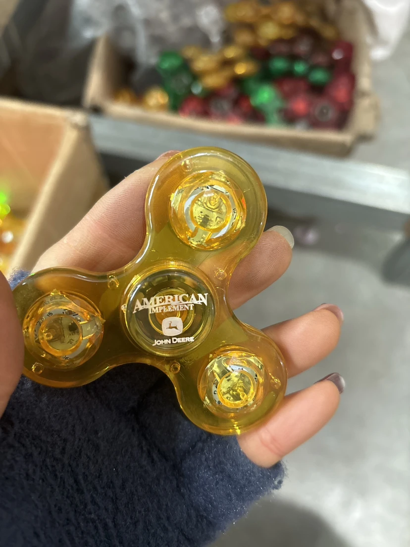 Newest Custom Logo Luminous Fidget spinnersToy For Kids LED Light Up Plastic Metal  With High Quality Cool Finger Spinner Toy