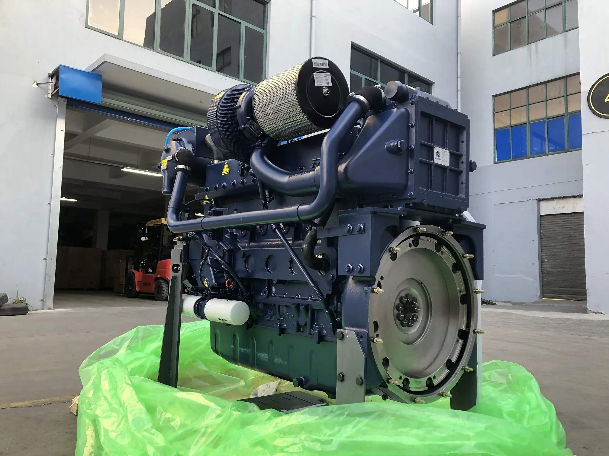 New type 4 stroke 6 cylinder  diesel engine for marine WD12C300-15