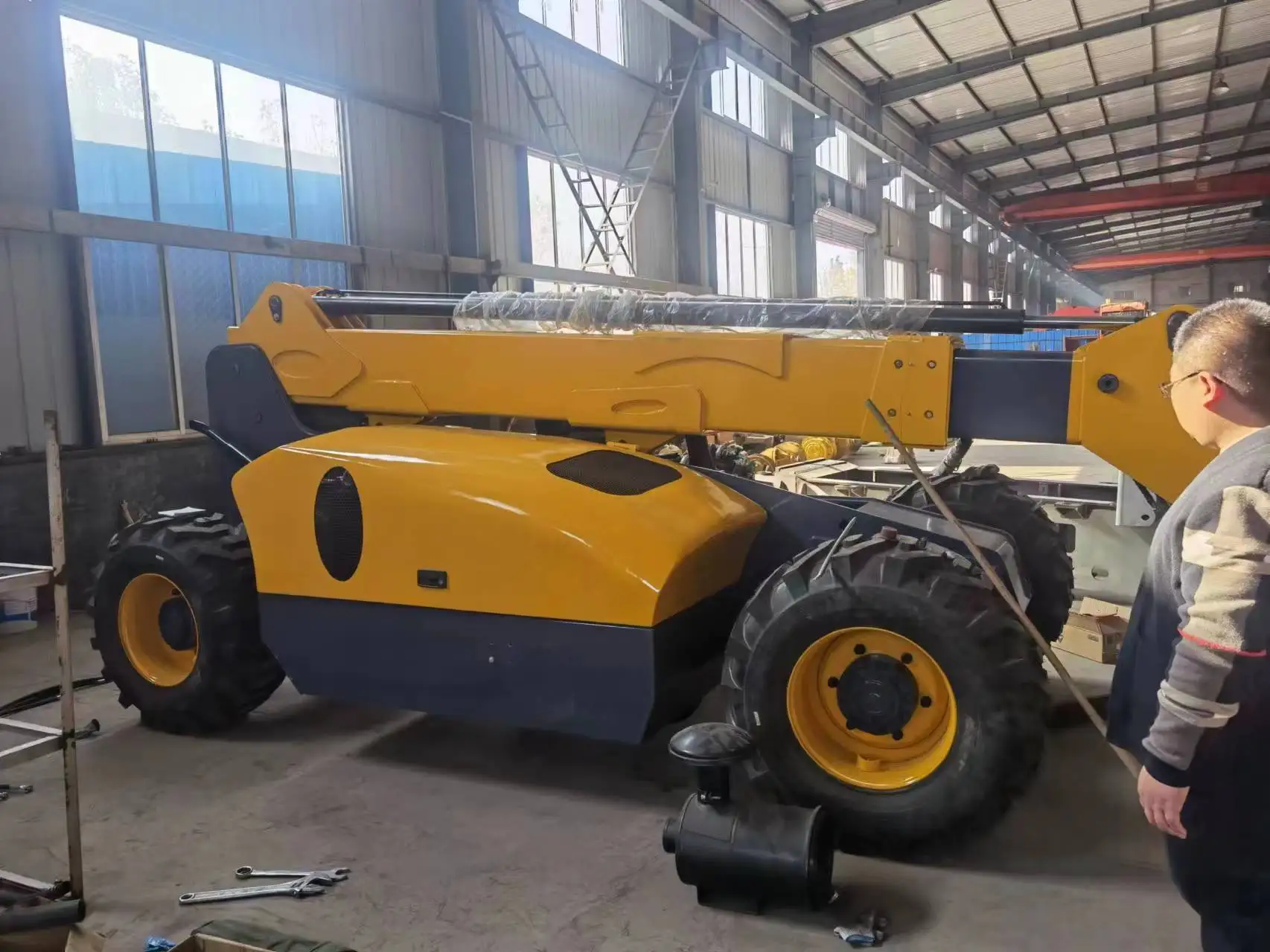 Телескопический фронтальный погрузчик 3T 6-10m 4X4 с