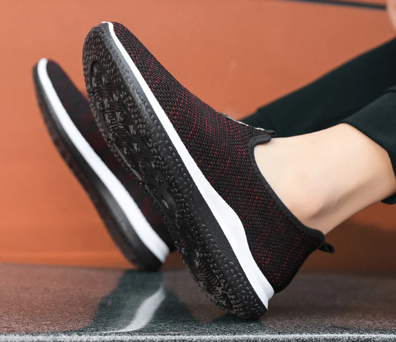 Wholesale cheap hot Sale in stock Running sneakers fashion casual sneakers black and grey colors walking style shoes