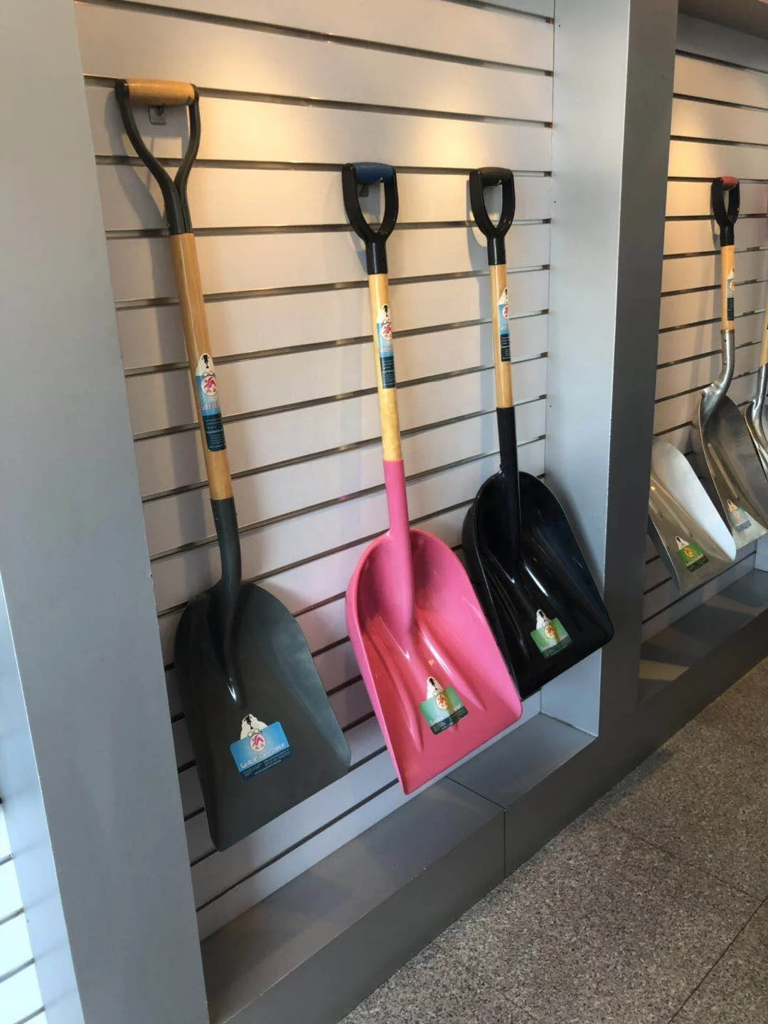 steel long handle wooden snow shovel garden spade garden rake