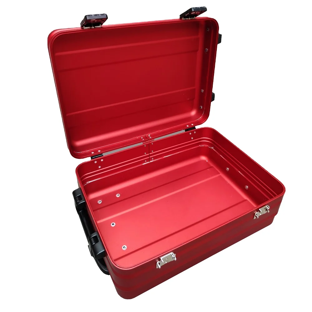 2023 High Quality Carry-on Aluminum trolley Case Pilot cast suitcase hardshell travel Luggage made in China