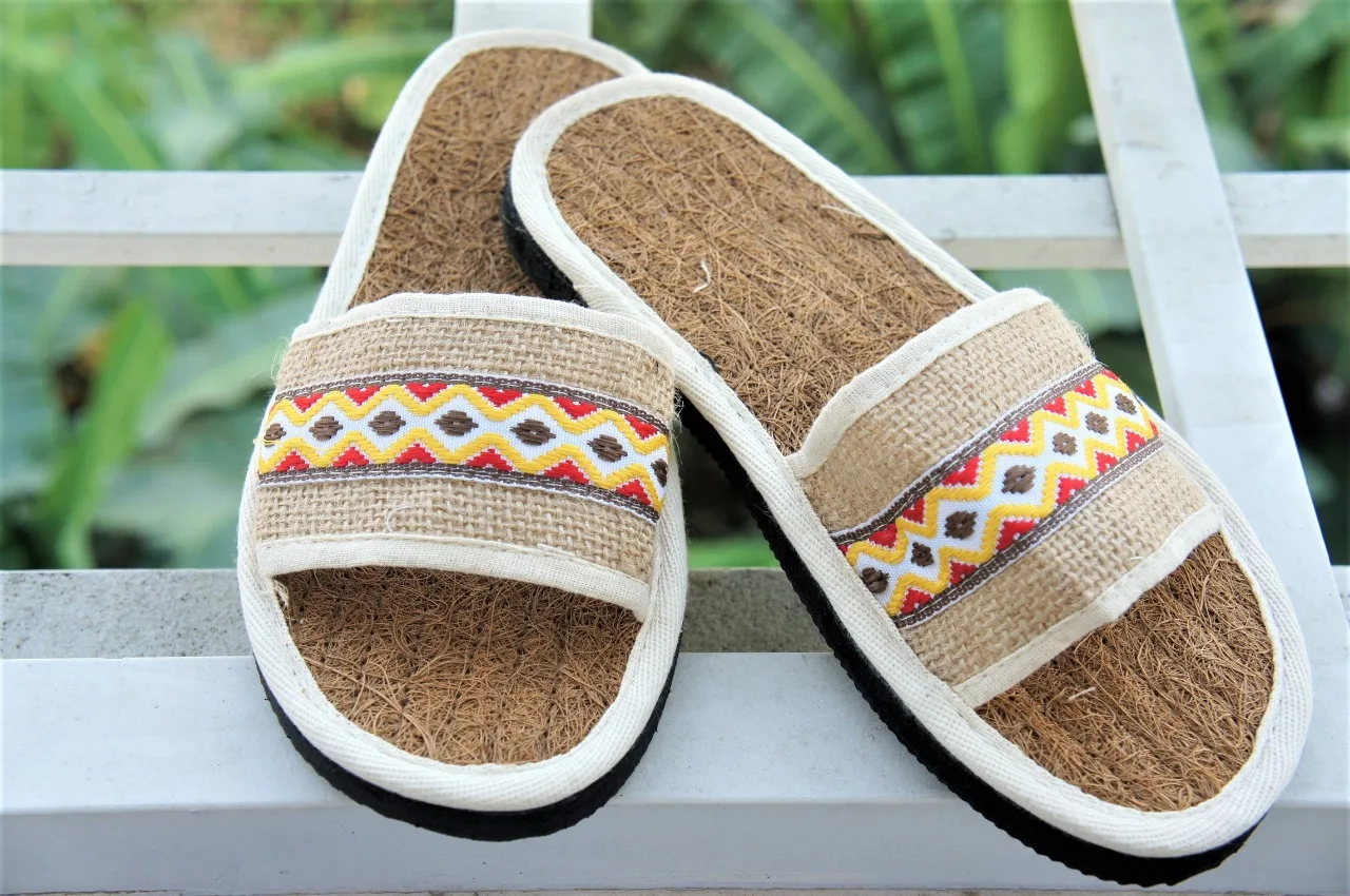 COCONUT SANDALS - Viet Nam Unique Ecofriendly Summer Non-Slip Coconut Sandals for Wholesale