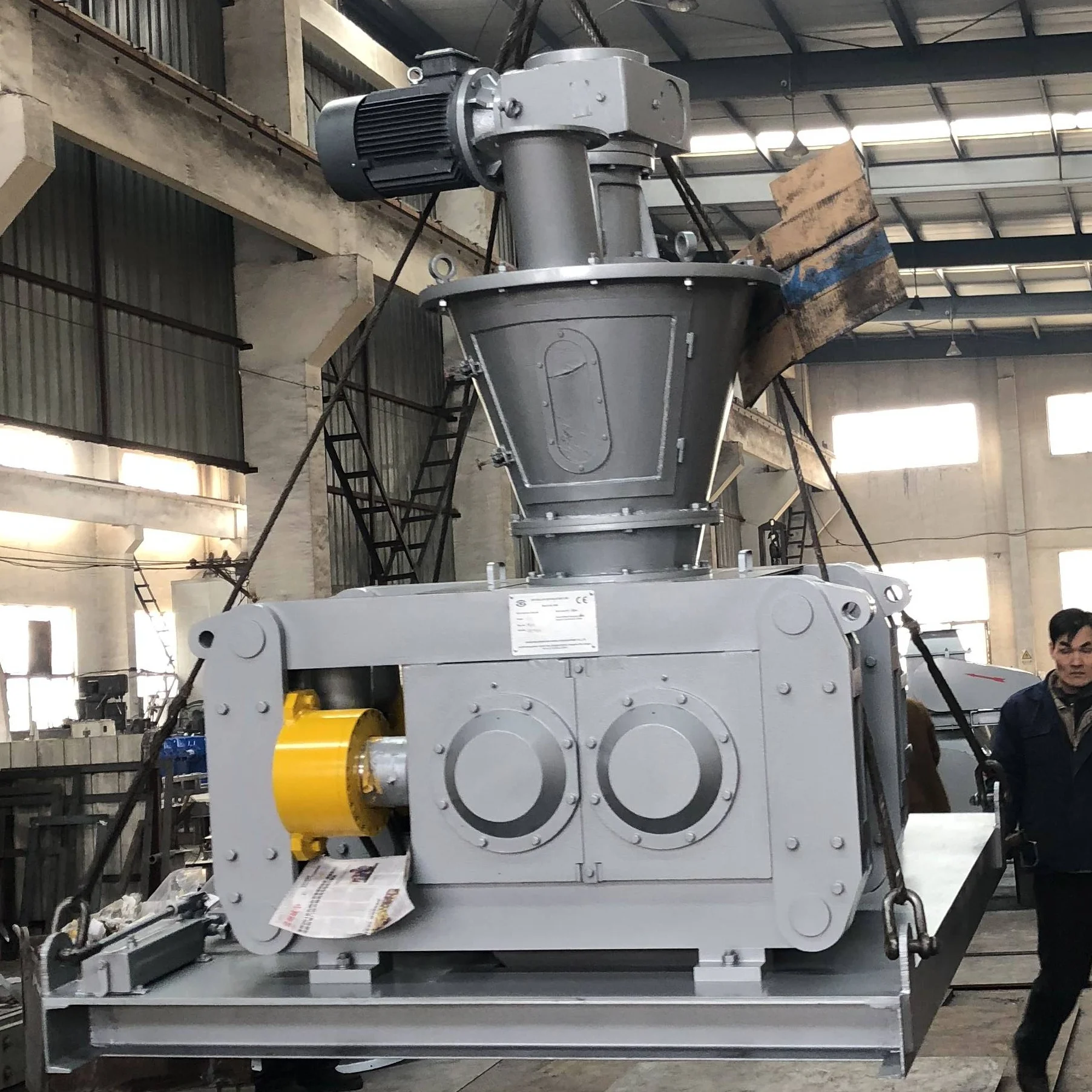 Industrial chemical mineral inorganic fertilizer powder auger precompression compact NPK fertilizer granule machinery equipment