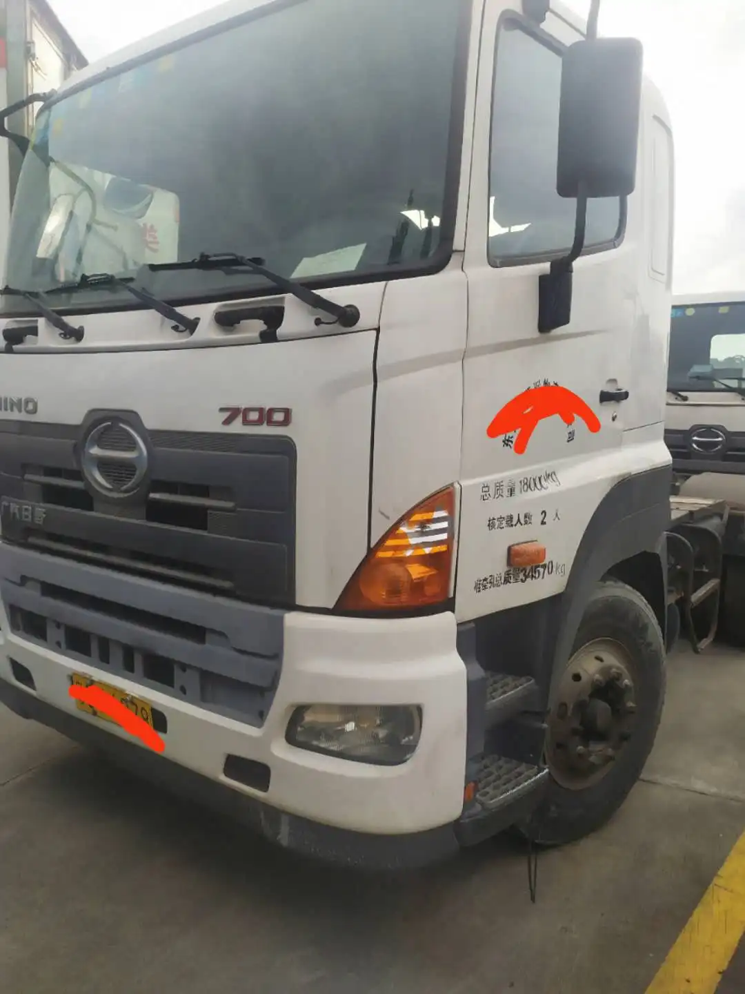 В хорошем состоянии б/у Тракторные грузовики Hino 700 распродажа