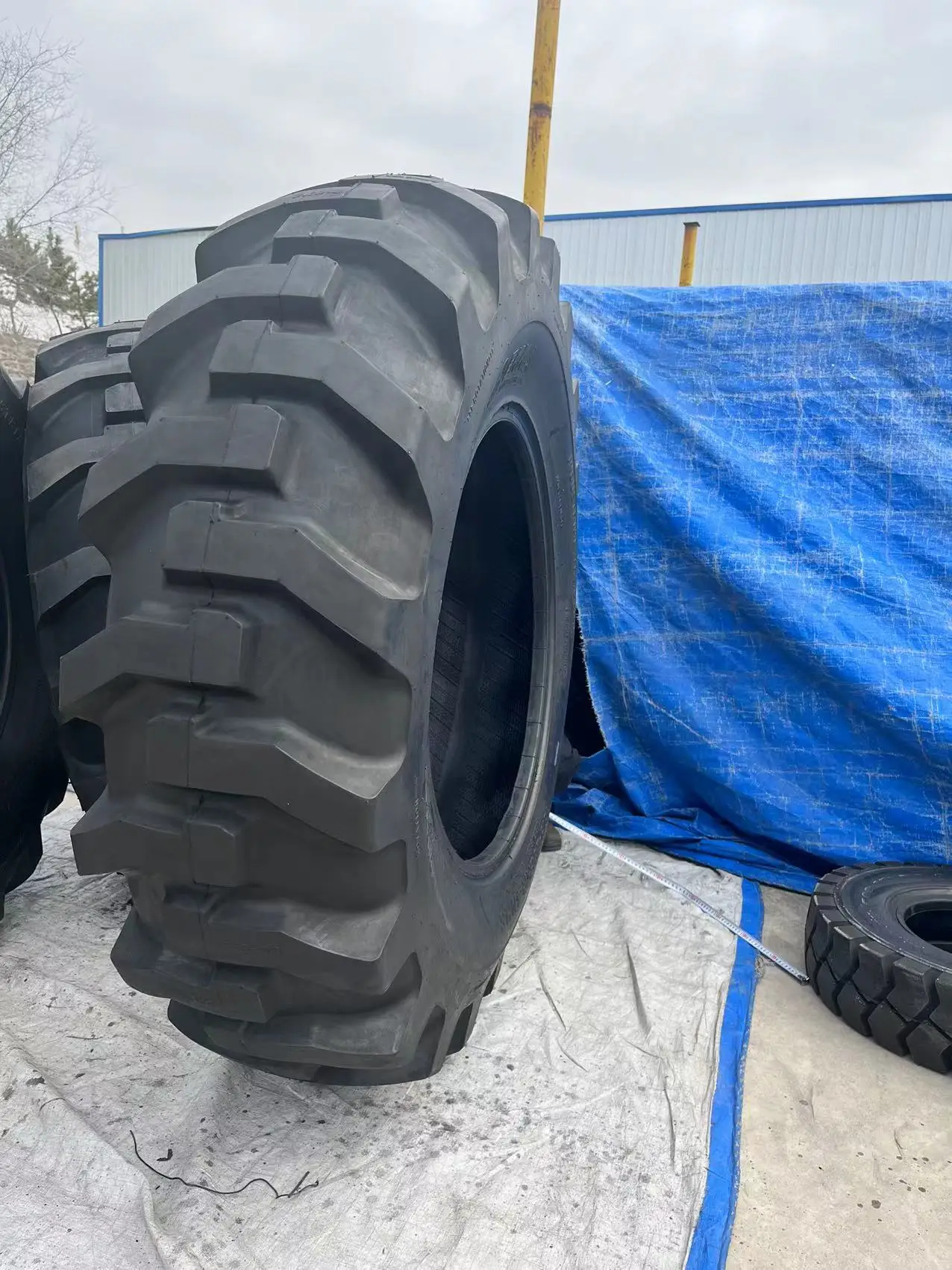 19.5L-24 шины для экскаватора-погрузчика 17.5L-24 16