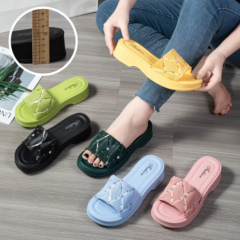 Customized ladies elegant slippers color sole young latest pvc beach slippers ladies slipper