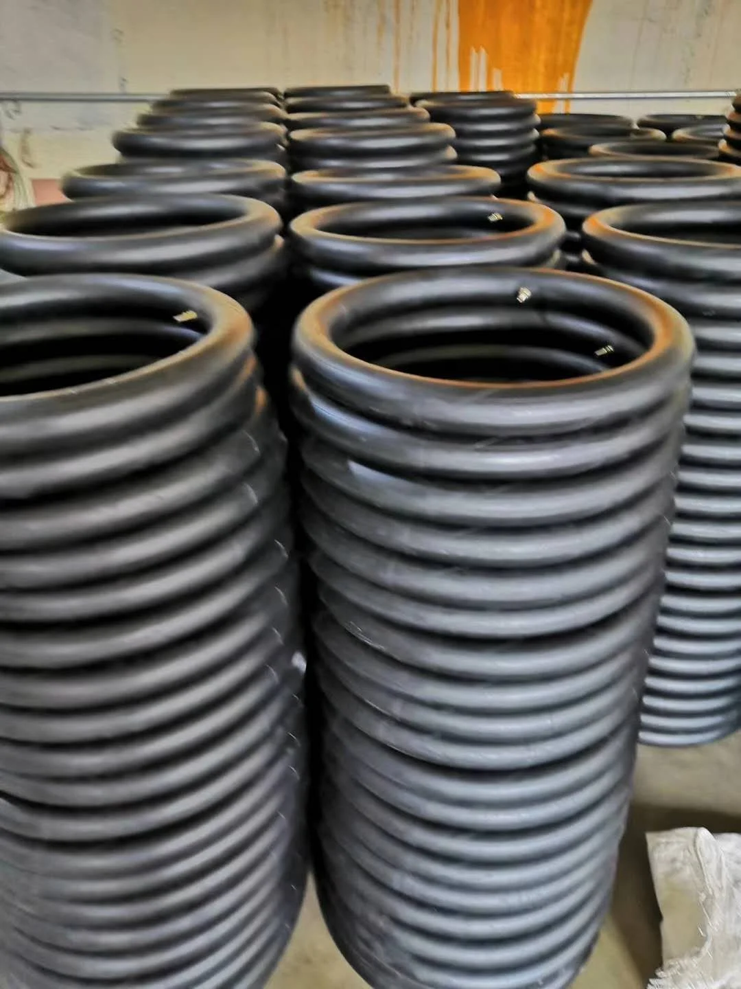 Motorcycle Battery Tricycle Inner Tube 3.00-17 Tires Inner Tube 500% Tensile Rate Tube