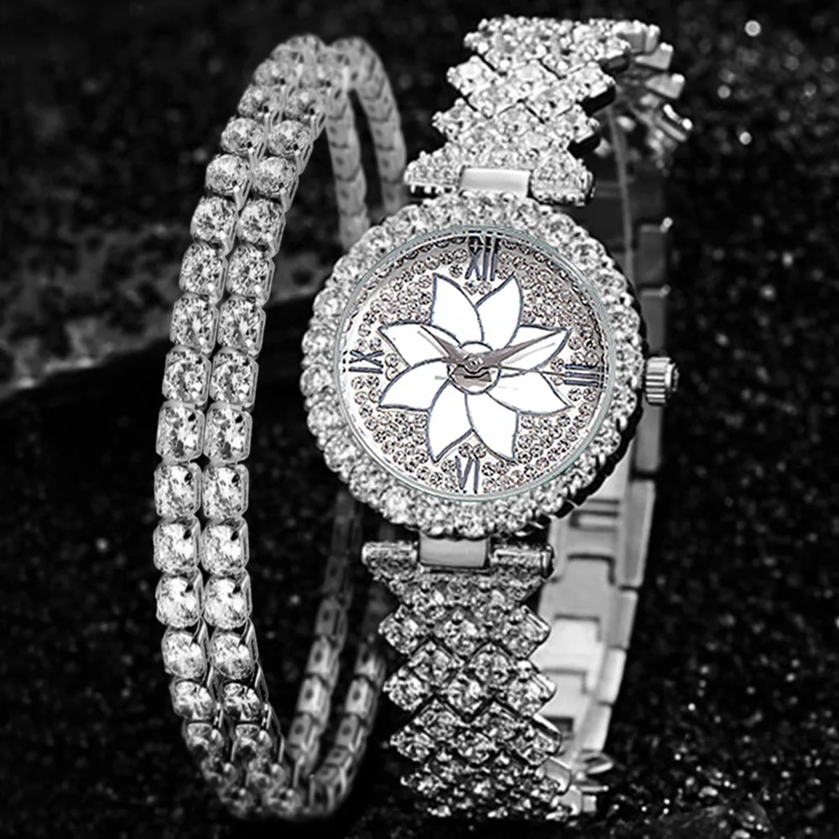Ladies Watches with Bracelets Roman Word Fashionable Versatile Flower Plate Diamond-Encrusted Star Bracelet Watch