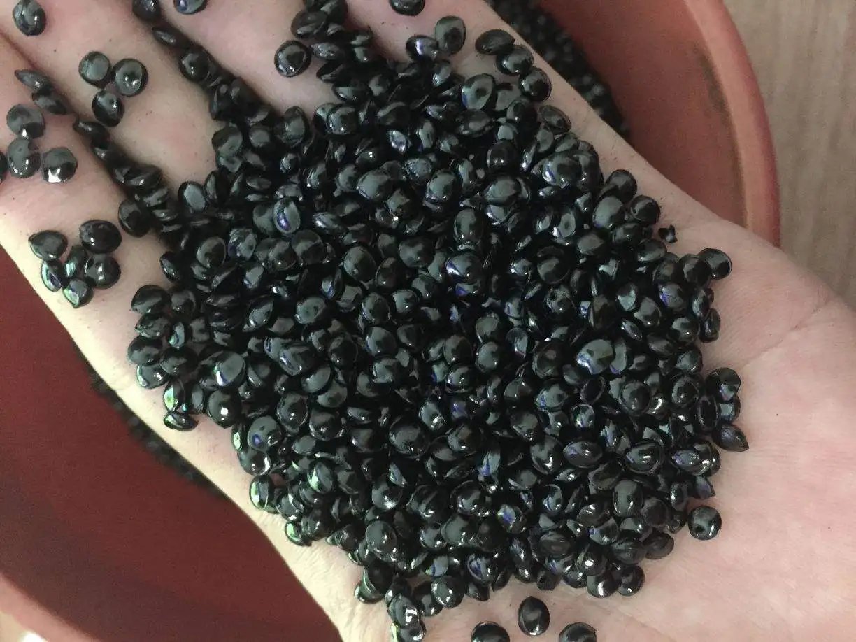 Темные черные полиэтиленовые частицы ПЭНД пэвс-носитель углеродная черная основная партия для пластика