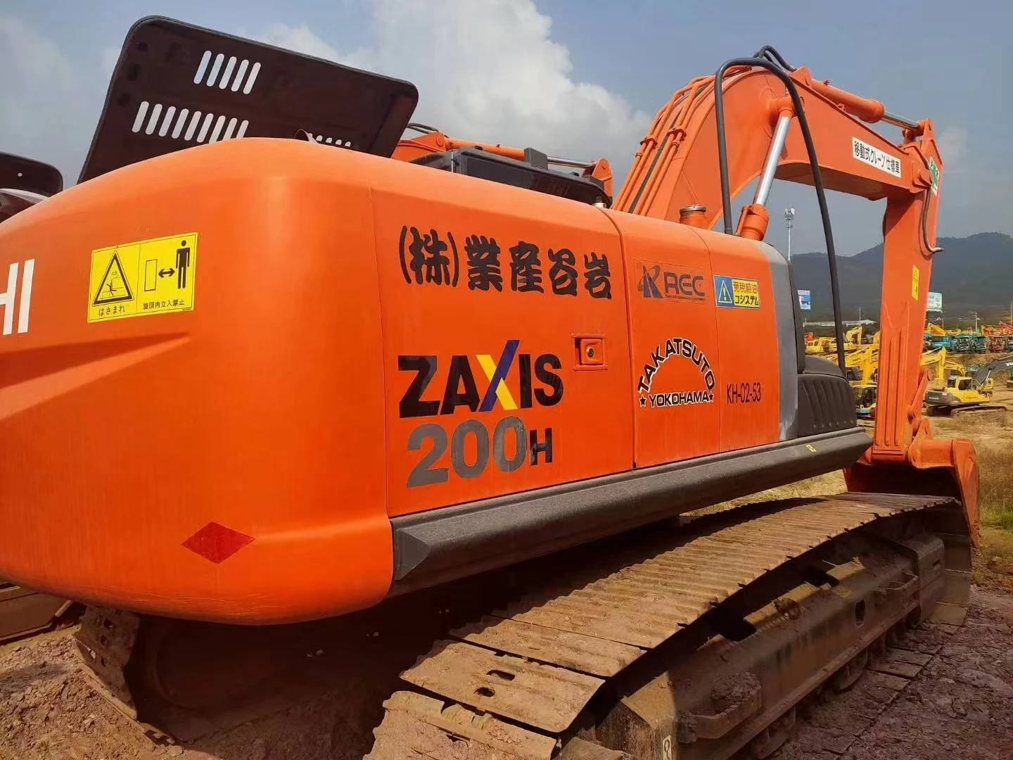 Powerful & Versatile HITACHI ZAXIS 200H: The Heavyweight Champion for Large-Scale Construction Sites