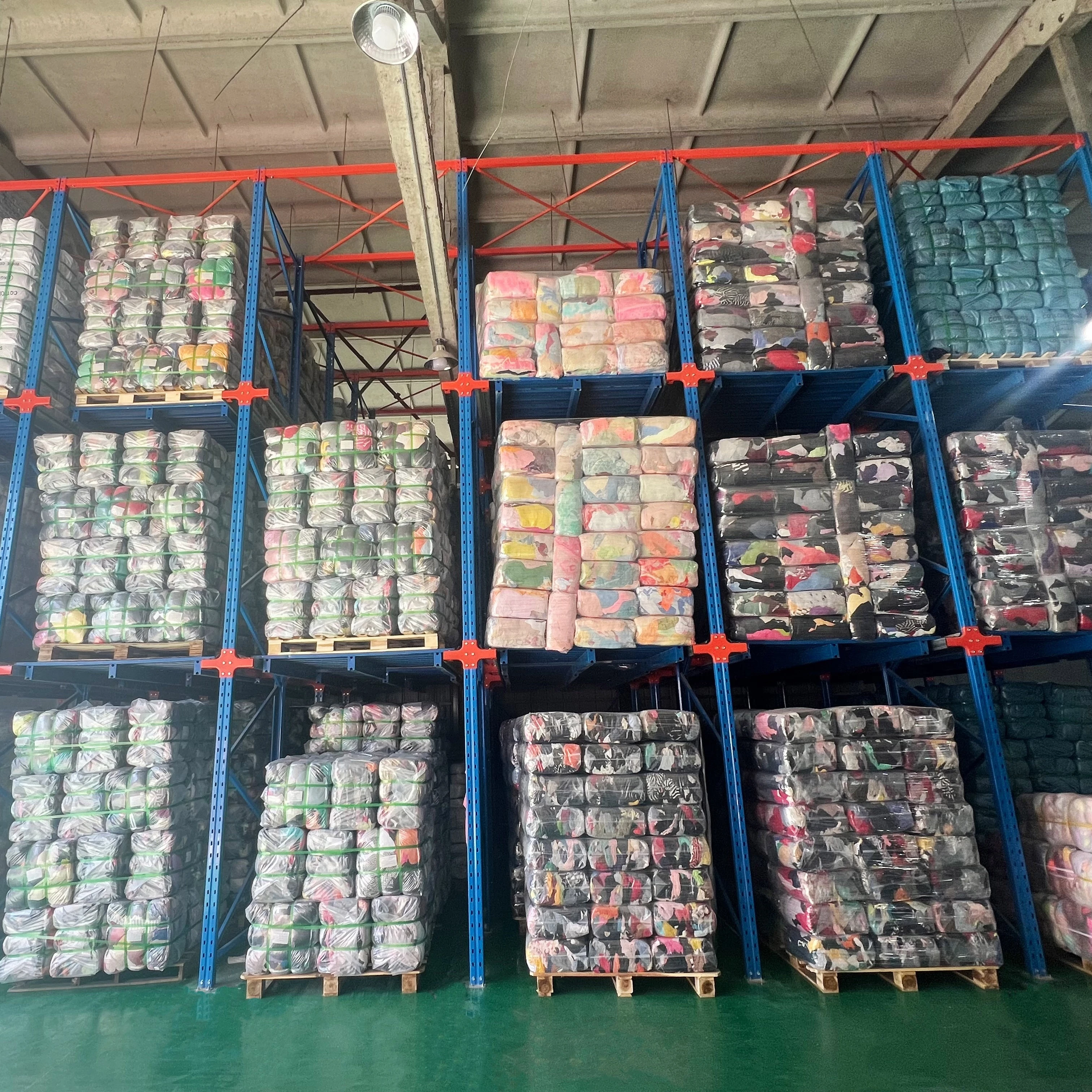 Industrial Wiping Cotton Rag Used Second-Hand Clothes Textile Waste Recycling Dark Colored T-shirt 100% Cotton Rags for Cleaning