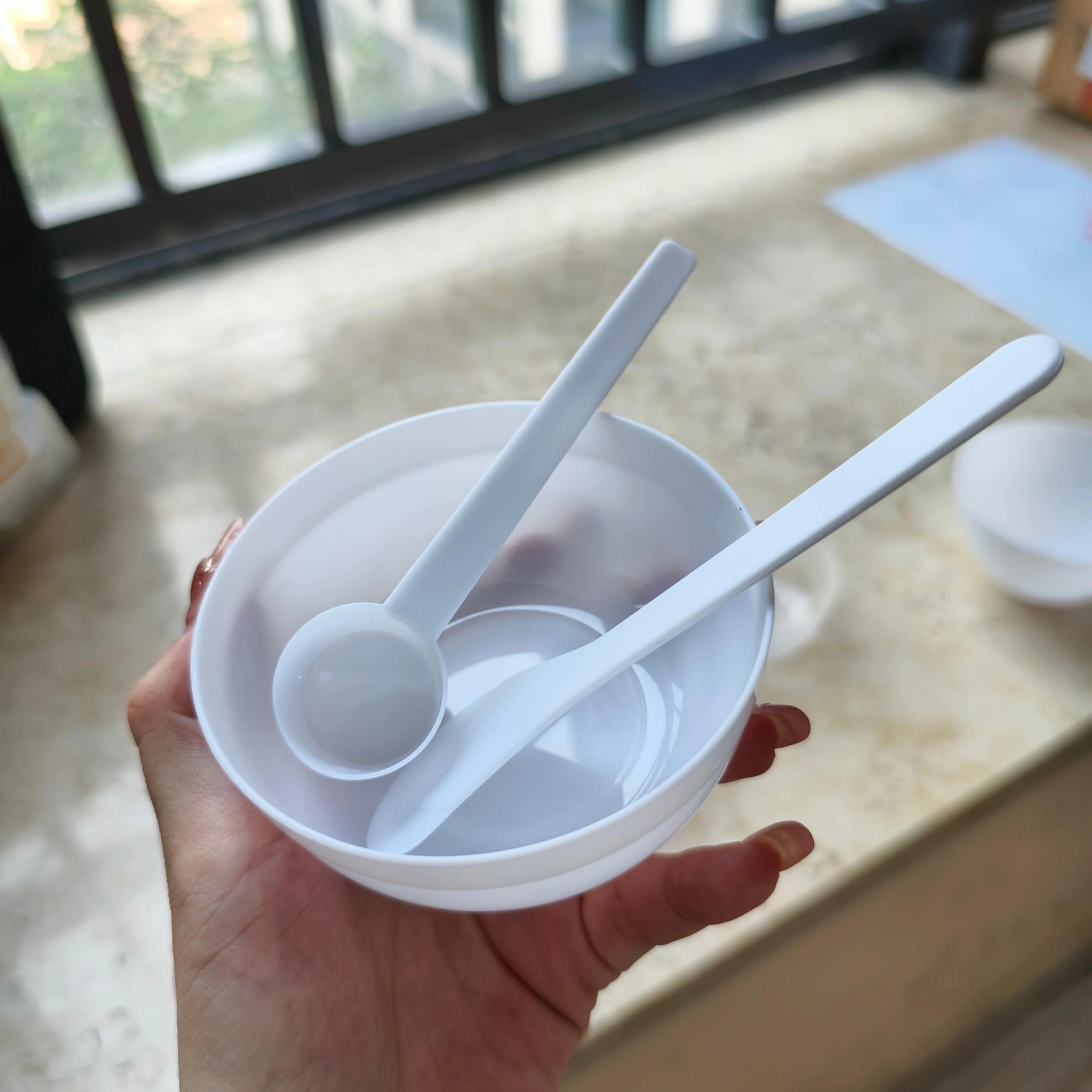 Hot Selling Wholesale Beauty Mask Bowl Set with Custom Cosmetic Spoon Brush Plastic Facial Mask Bowl Set for Makeup Clay Usage