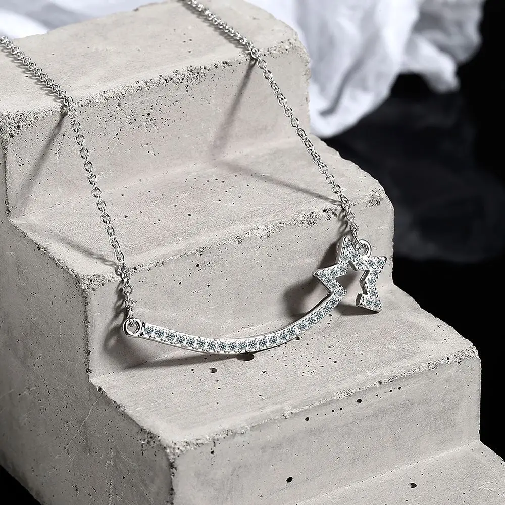 Бриллиантовая подвеска в виде звезды