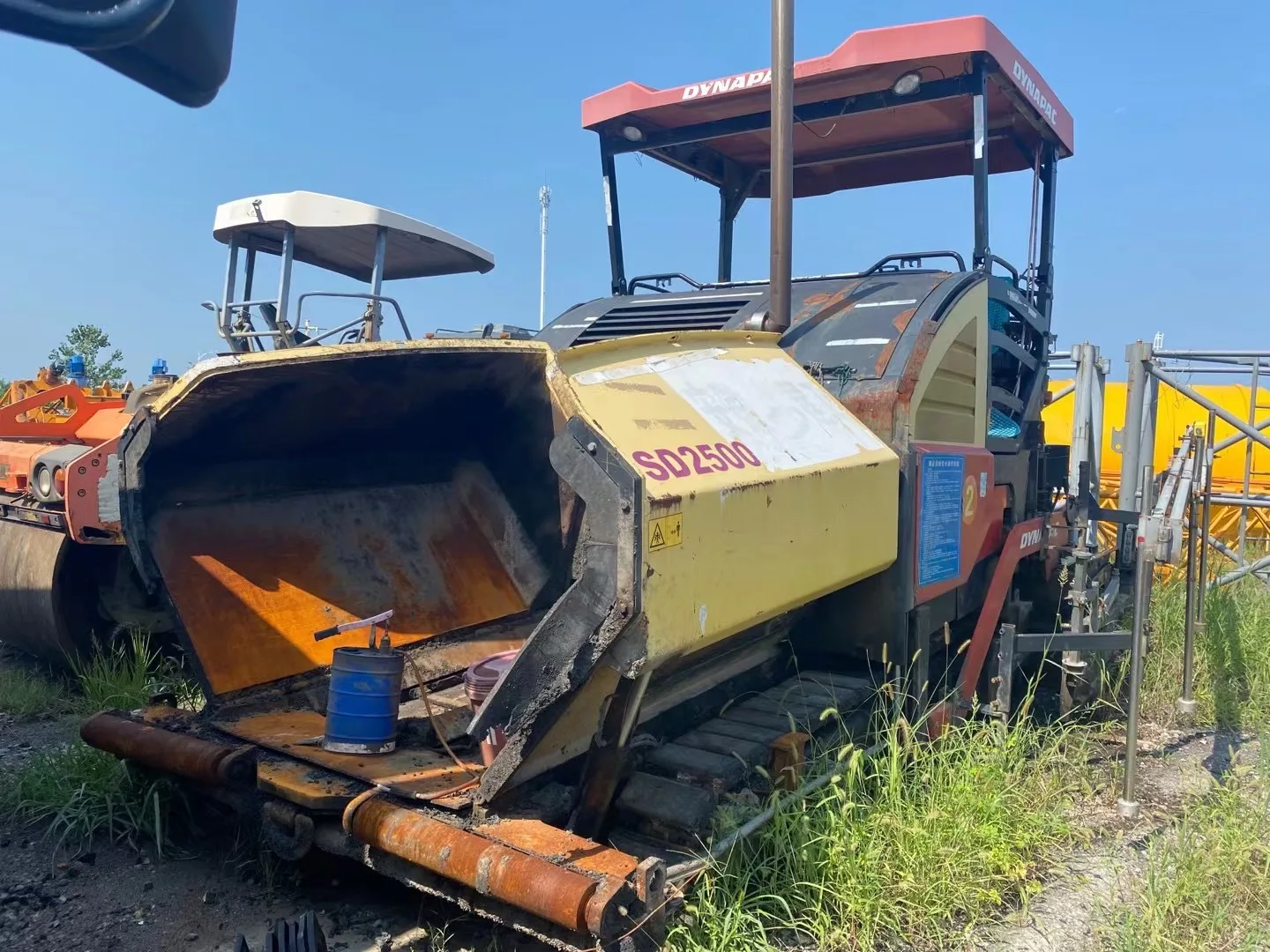 construction machine used danapac concrete paver sd2500cs