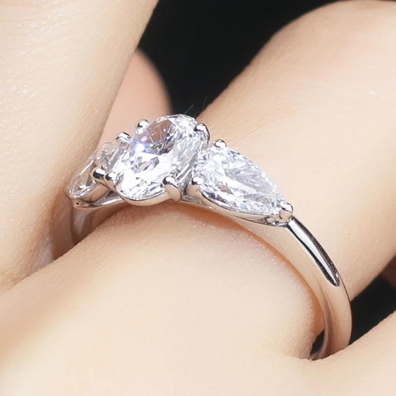 Messi Jewelry  MSR-1203 18K White Gold  1.0CT Oval Cut Pear Cut Lab Grown Diamond Ring for Wedding
