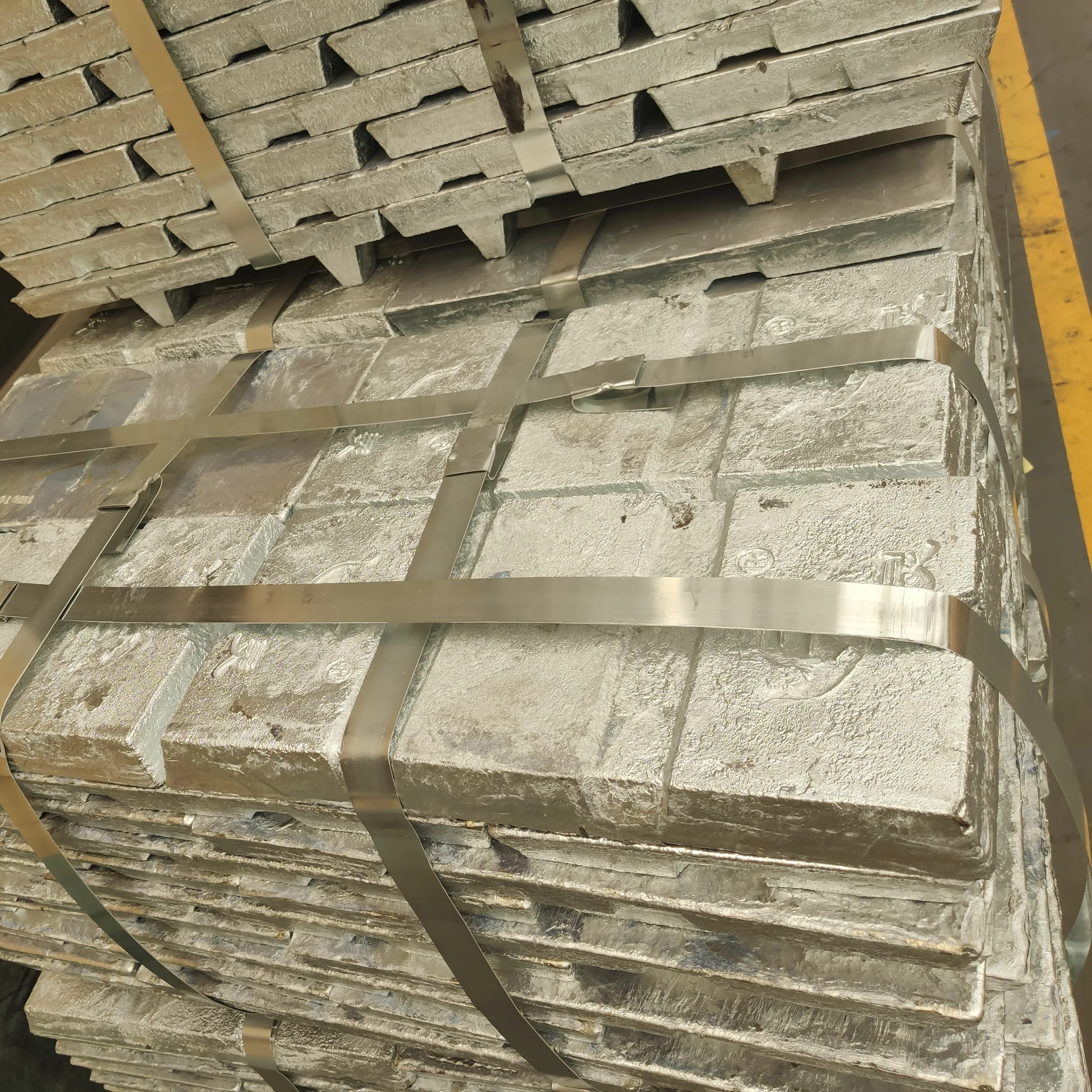 Supplier direct selling zinc ingot 99.99% high purity zamak 5 zinc alloy ingot