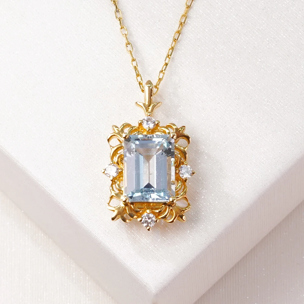 Factory Wholesale Gift Pendants 18K Women Fine Jewelry Vintage Style Aquamarine Gemstone Necklace