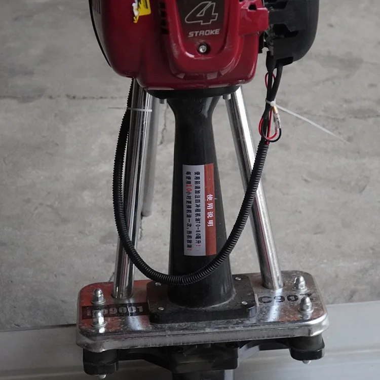 Manufacturer Supply Small Vibration Level 1 - 6 Meters Ruler New Type Gasoline 1.2KW Concrete Vibration Ruler