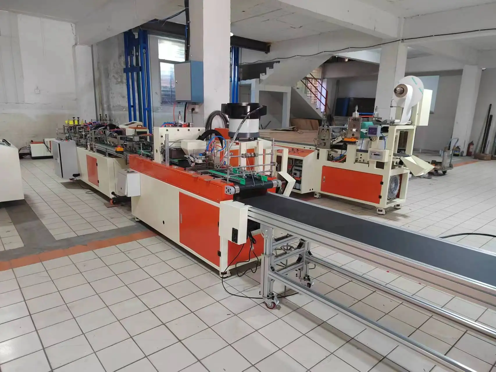 Machine to make Sticky Traps for Mouse with Hot Melt Glue Rat Glue Trap Making Machine