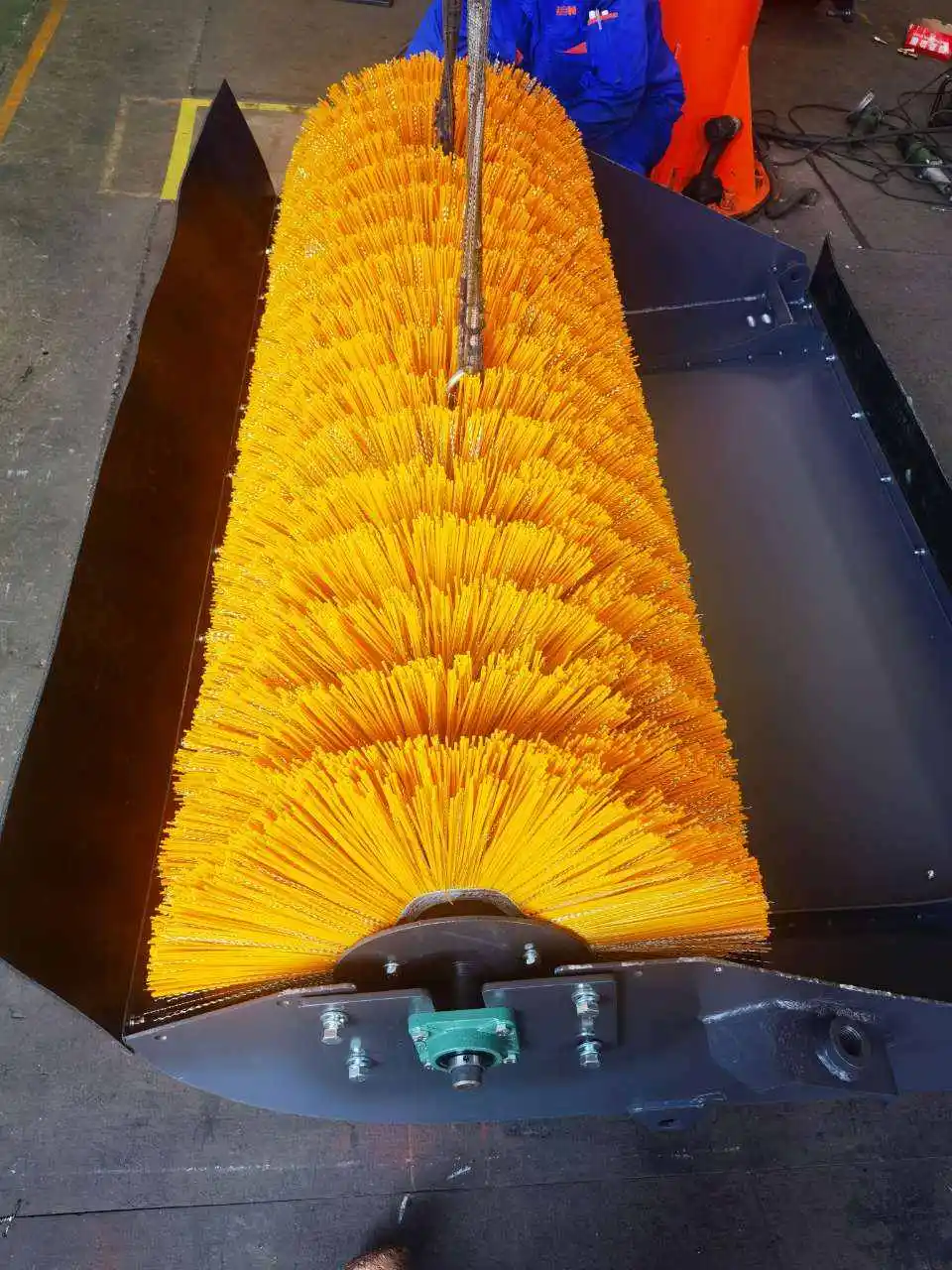 Good   price  Of  Hopper brooms with bucket  Skid loader attachments Skid Steer loader attachments high quality