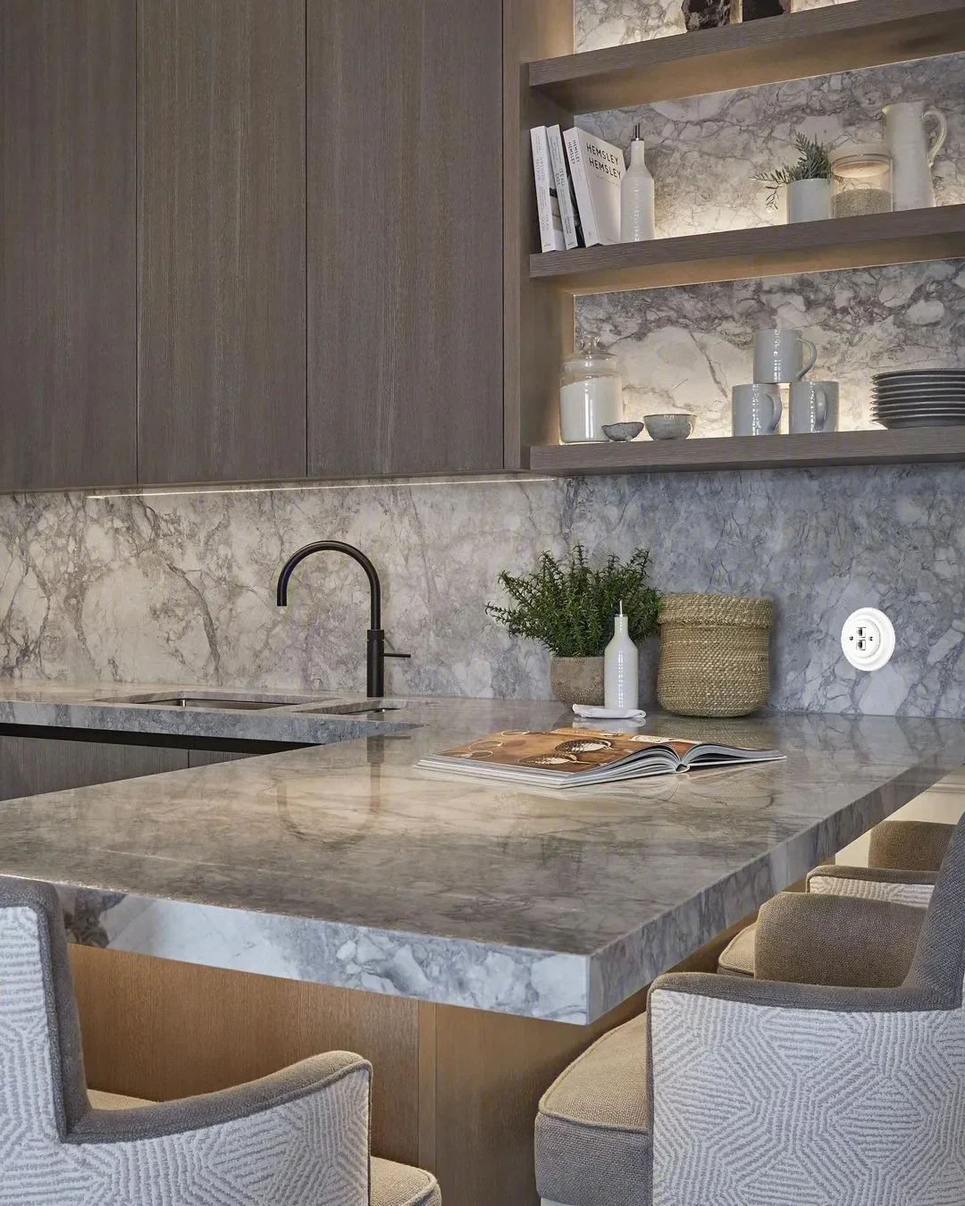 IP 20 Ceramic Retro Socket EU Standard Electrical Wall Socket Germany Schuko Electric Socket with Child Proof for German, Turkey