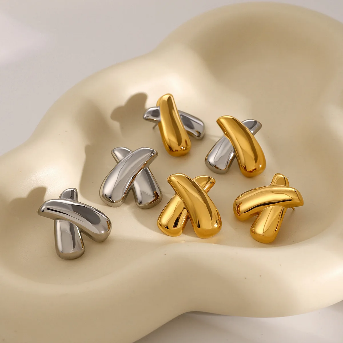 2024 Trendy Stainless Steel Gold Plated Jewelry Chubby Twisted X Shape Chunky Gold Two Tone Cross Earring Stud Earrings