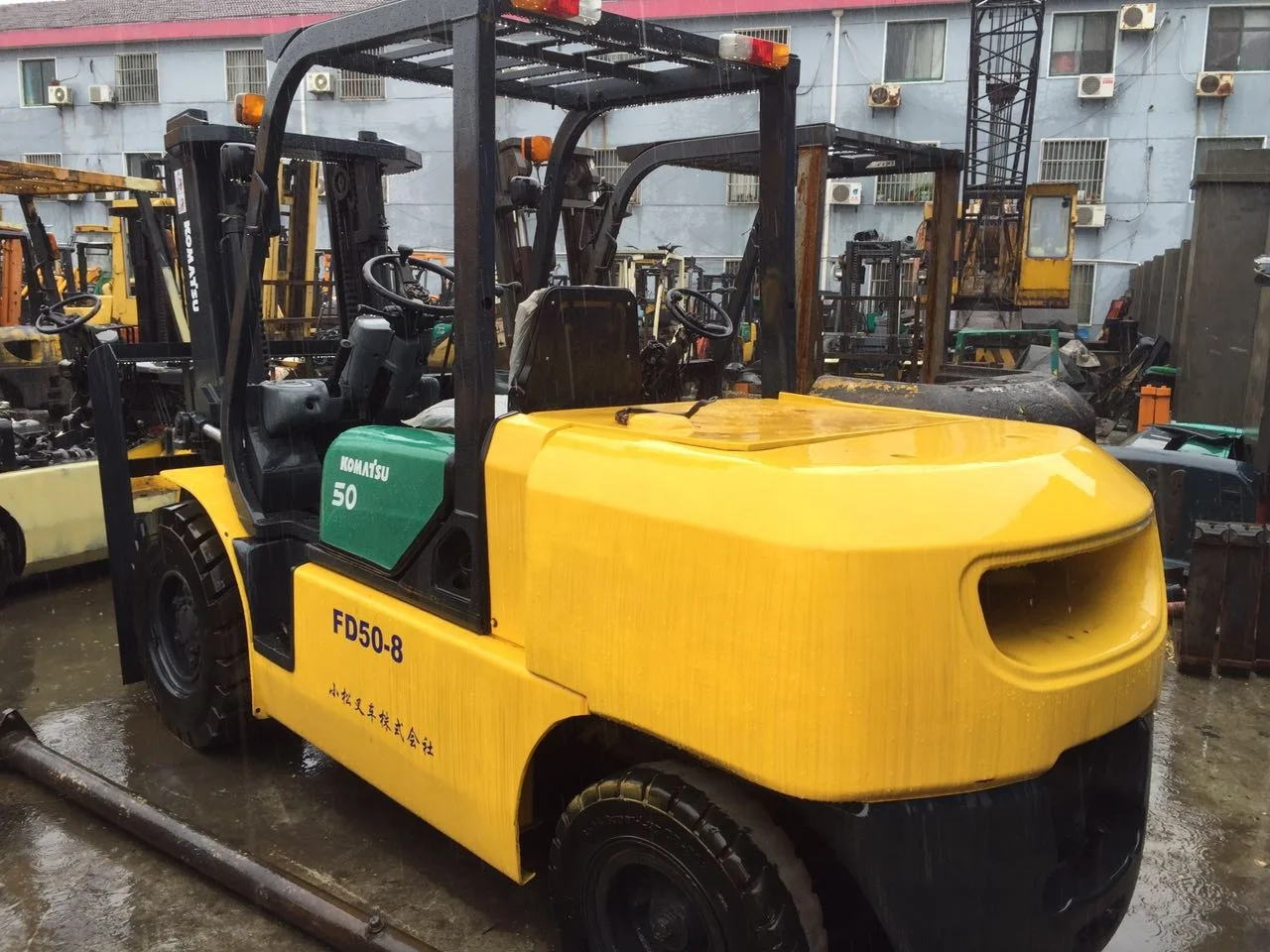 Хорошее состояние вилочный погрузчик Komatsu fd50/5-тонный