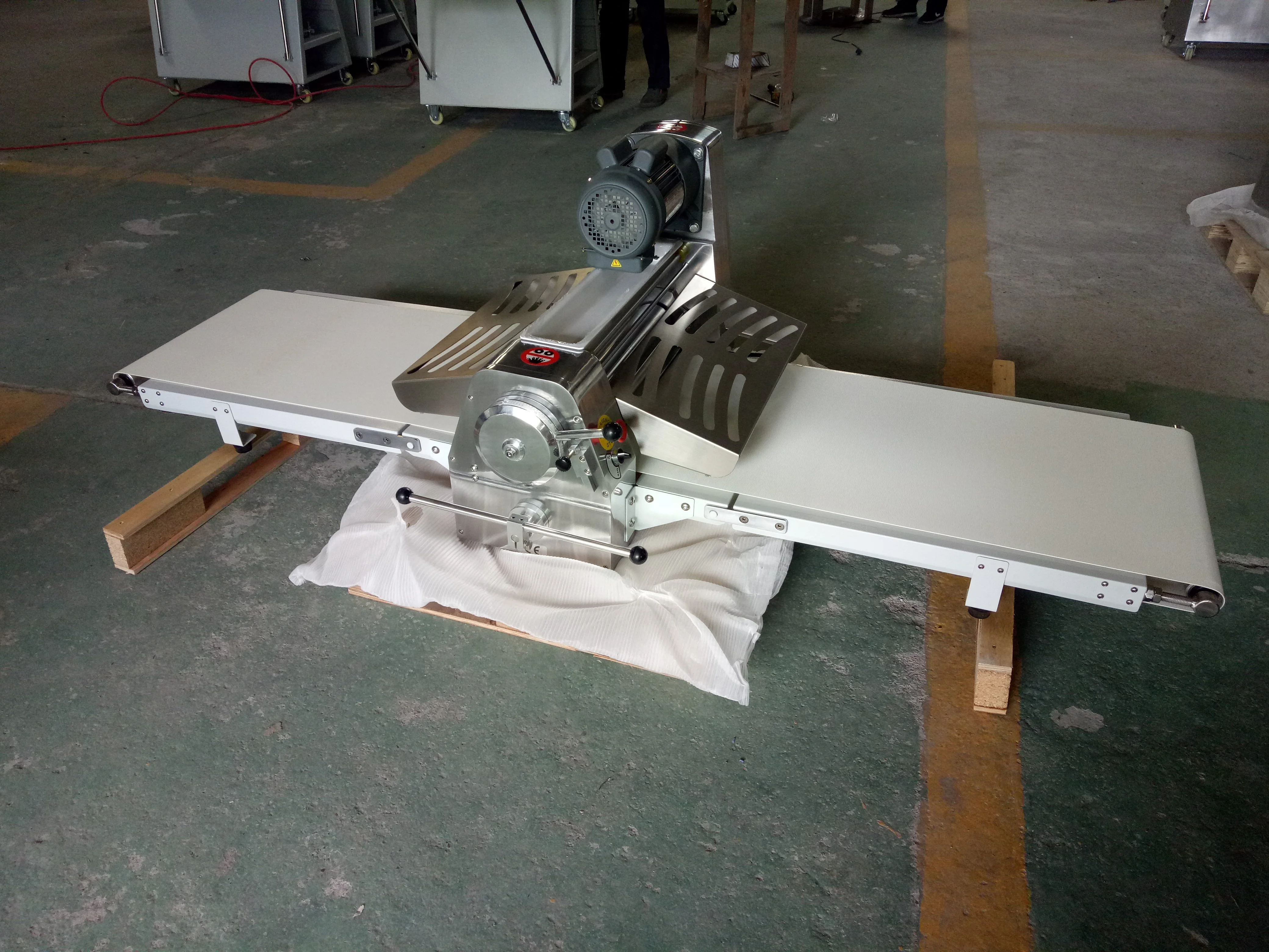 
380mm width bread dough roller folding sheeter machine 