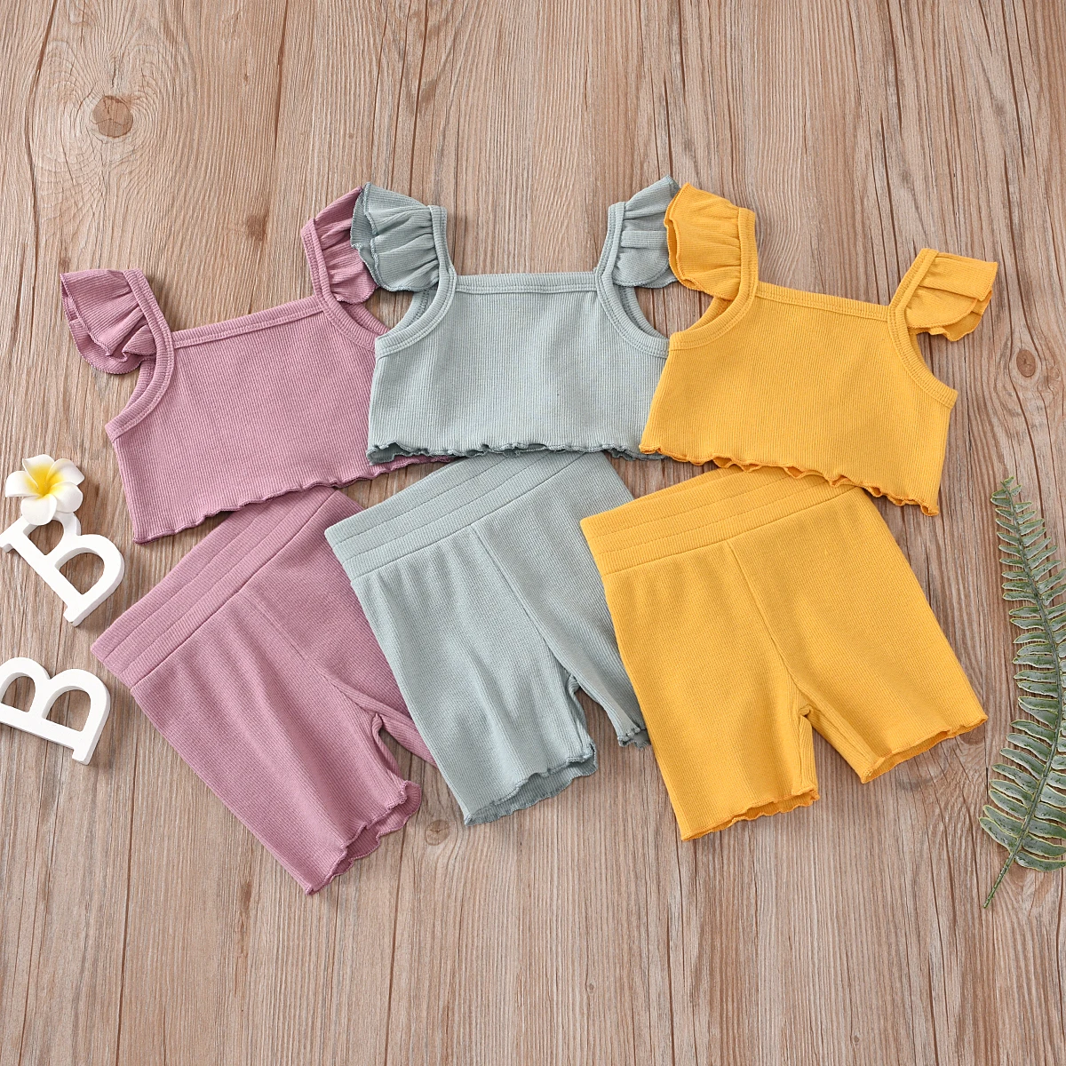  2 предмета в комплекте sz70-sz110 6 мес.-4 лет для девочек трикотажные оборками укороченный топ-футболка и высокие шорты с эластичной резинкой на талии; Комплект укороченными брюками; Одежда