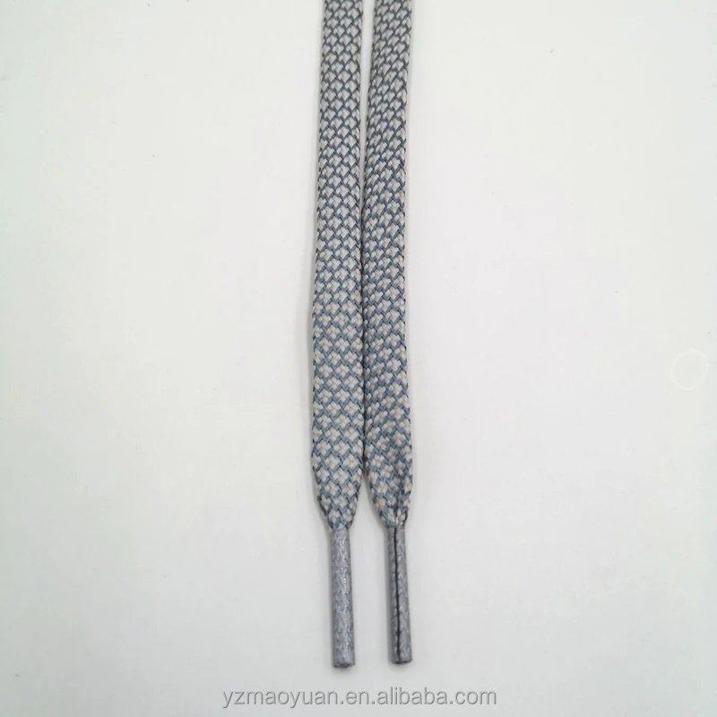 reflective shoelaces09.jpg