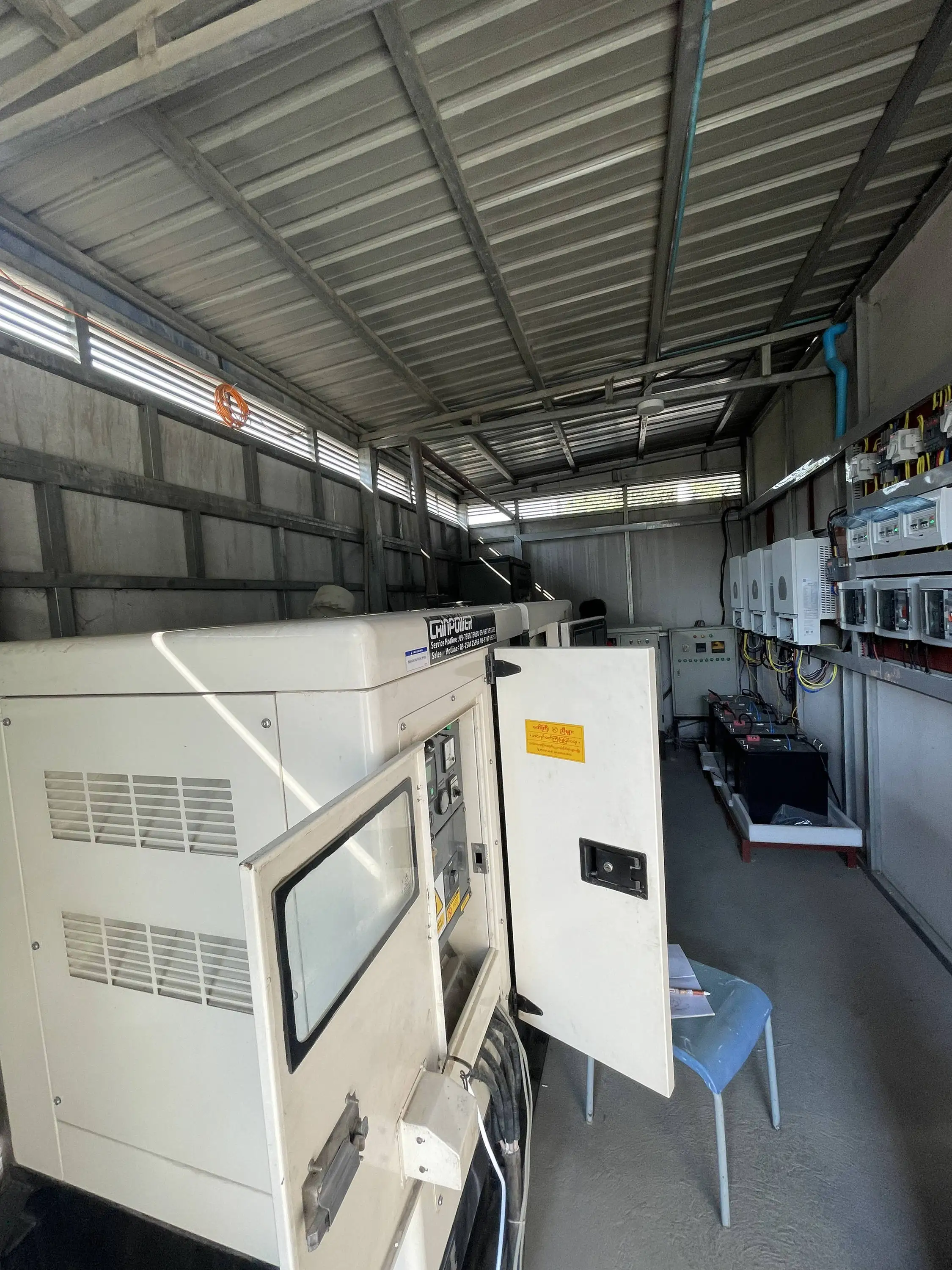 SUN-20K-SG01HP3-EU-AM2 deye 20KW High voltage Hybrid on off grid tied solar power inverters with lithium battery backup