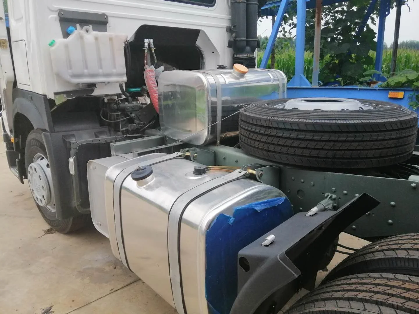 Sino truck Howo 371 HP б/у Тракторная головка 6X4 б/у, основной двигатель с дизельным двигателем, б/у трактор (WhatsApp: 8615503911273)