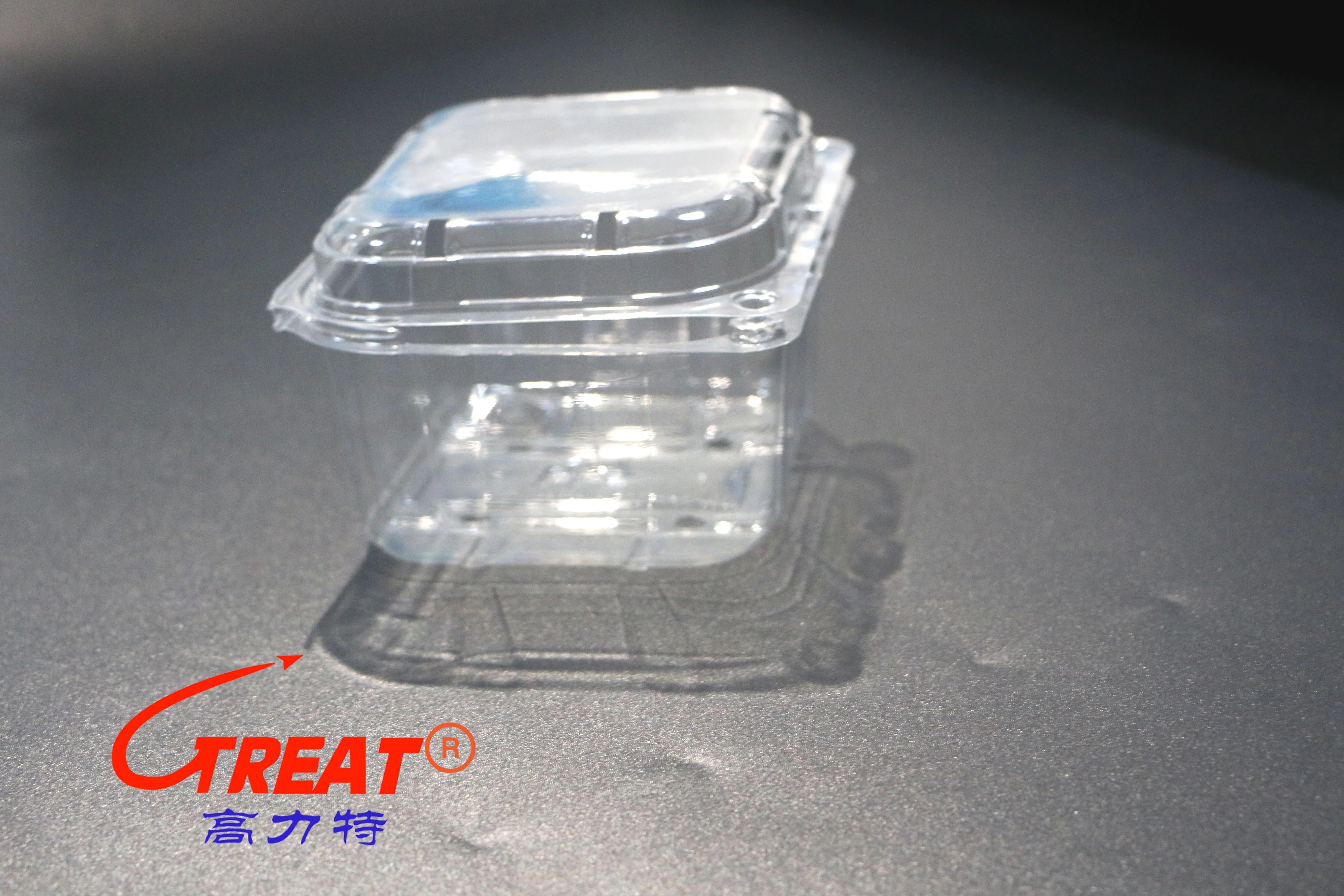 Custom clear transparent food container PET disposable plastic clamshell vegetable fruit packaging box for grape lychee cherry