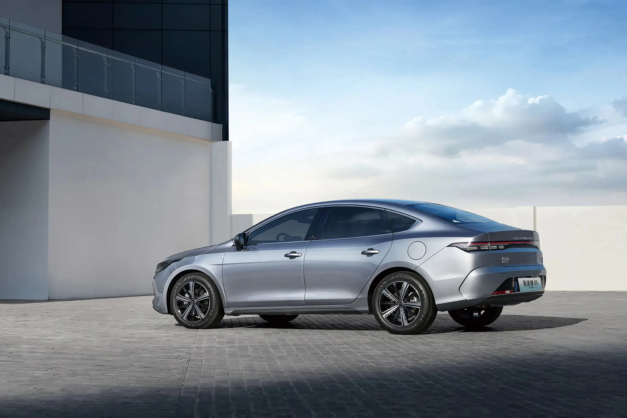 2024 BYD Destroyer 05 DM-i Champion Plug Hybrid Electric Vehicle 55km 120km Automatic Hybrid Sedan Car BYD Destroyer 05