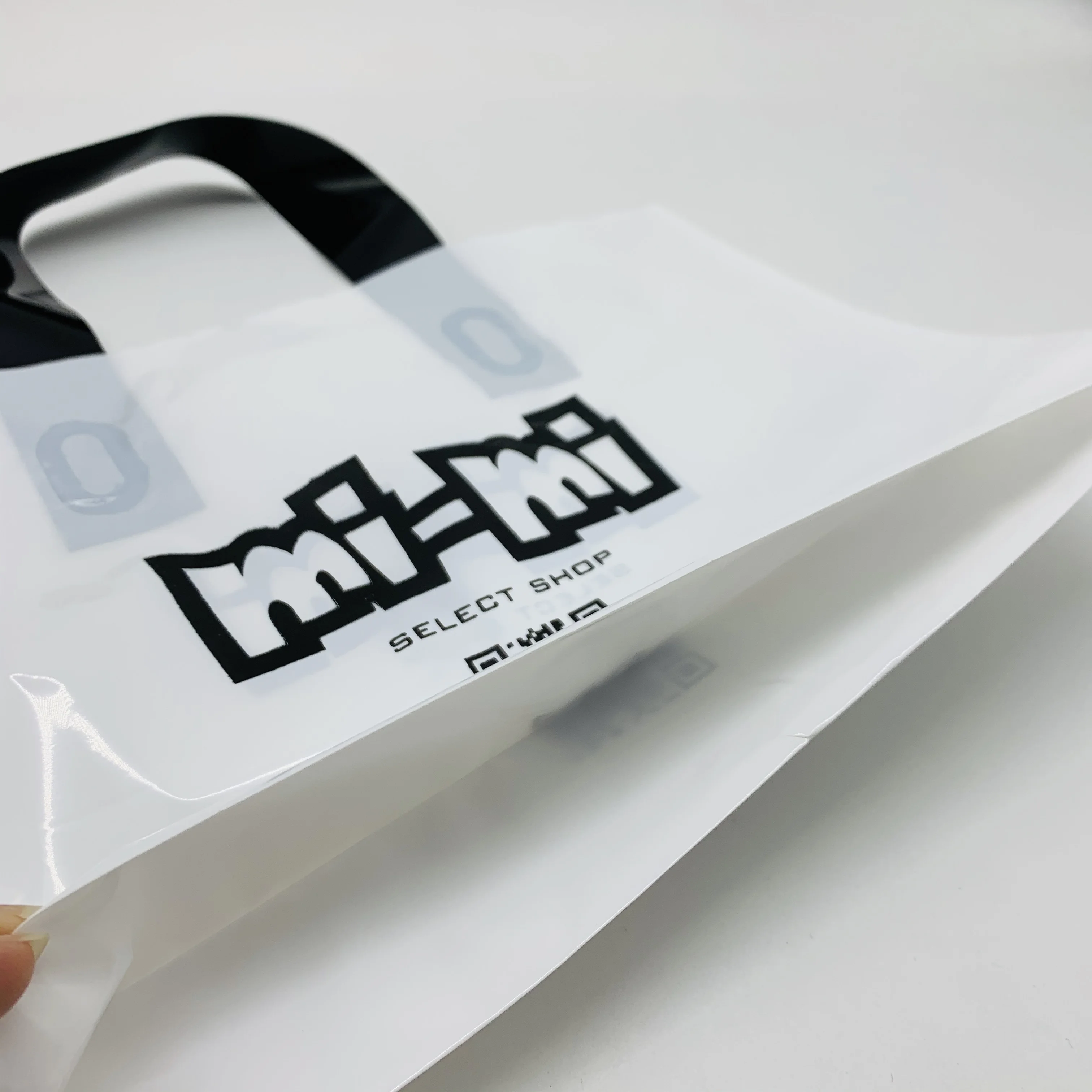 Custom Printed Gusset Side Plastic Die Cut Bag PE Plastic Handle Shopping Bag With Your Own Logo
